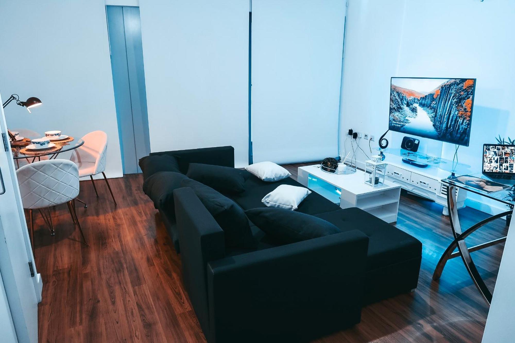 02 Arena View Apartment *