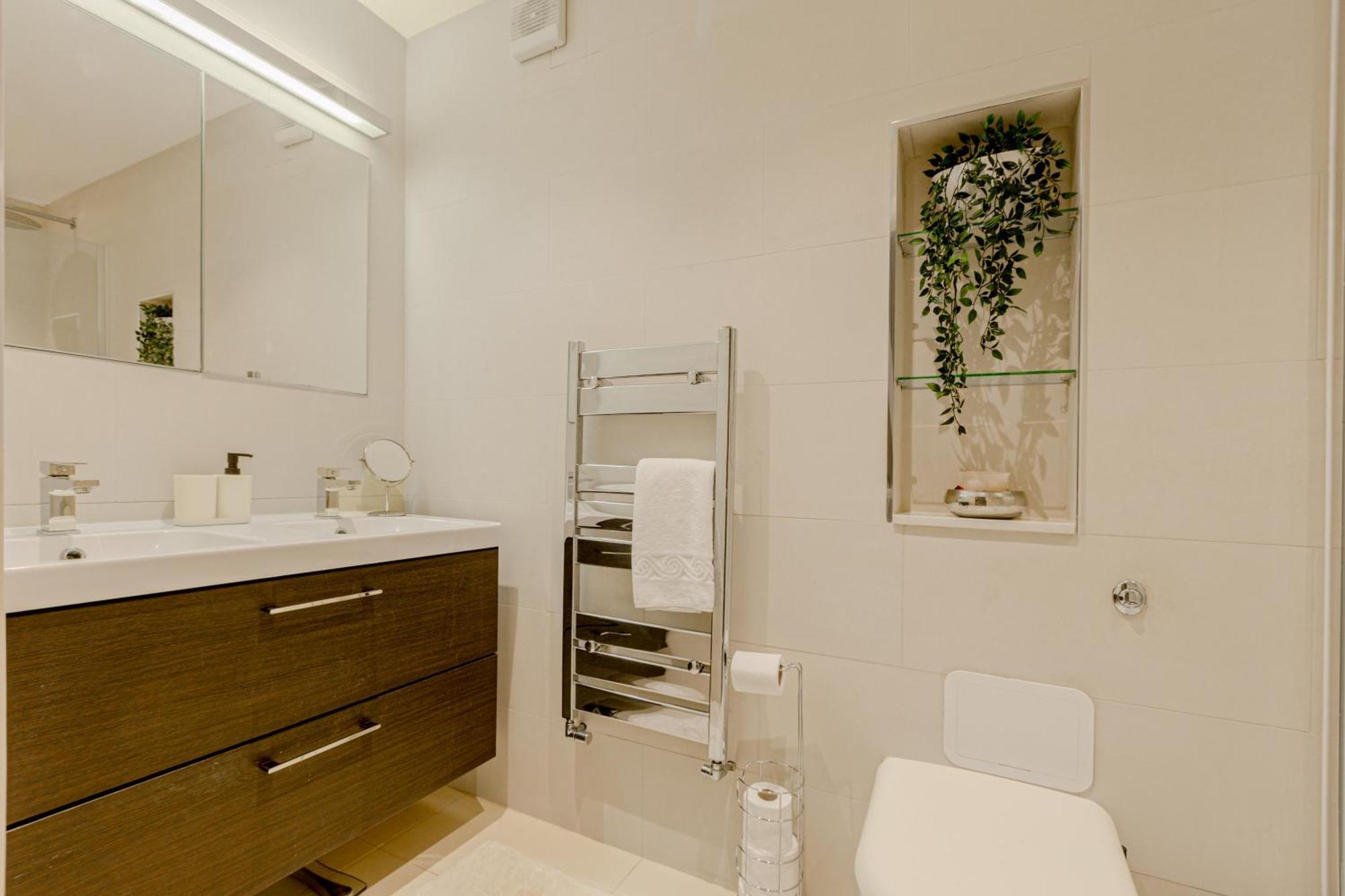 Fantastic Multilevel 3br, Vibrant Angel, 5min Tube London