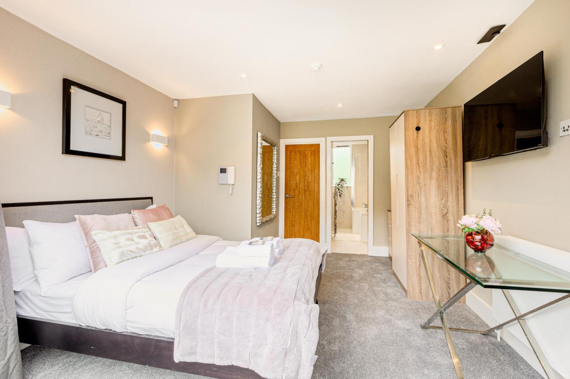 Fantastic Multilevel 3br, Vibrant Angel, 5min Tube Holiday home *