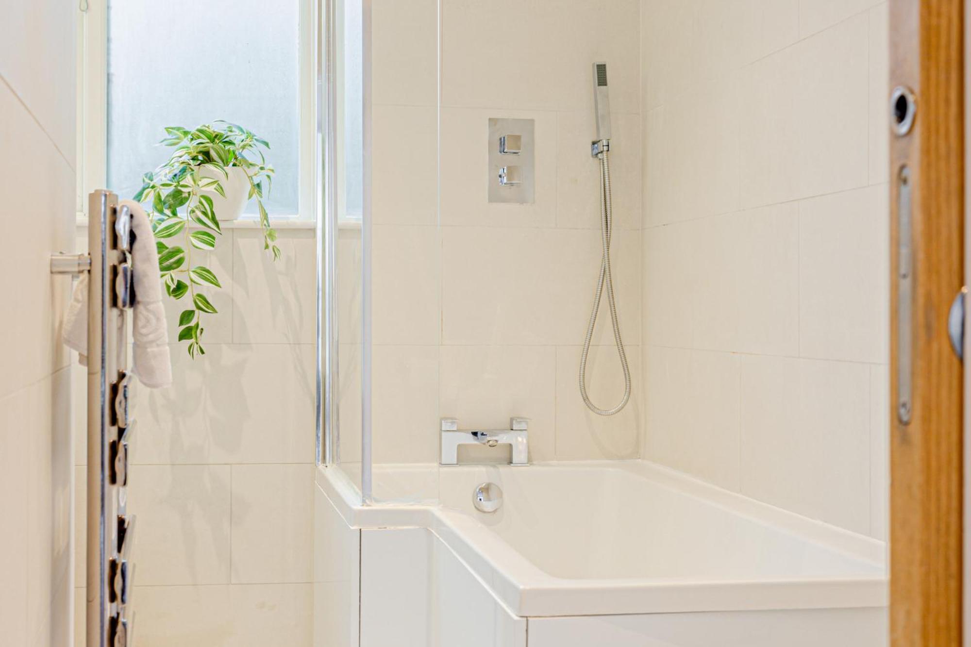 Fantastic Multilevel 3br, Vibrant Angel, 5min Tube Ferienhaus *