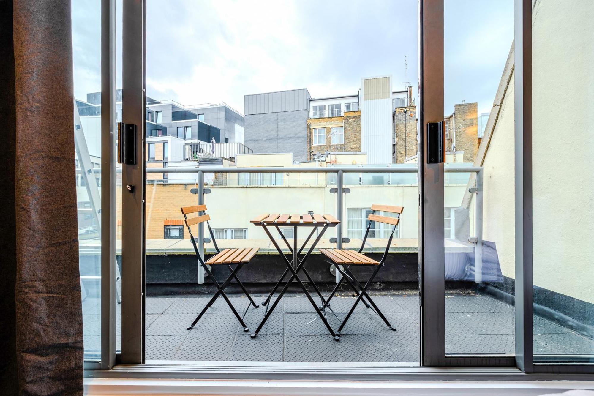 Fantastic Multilevel 3br, Vibrant Angel, 5min Tube Holiday home *