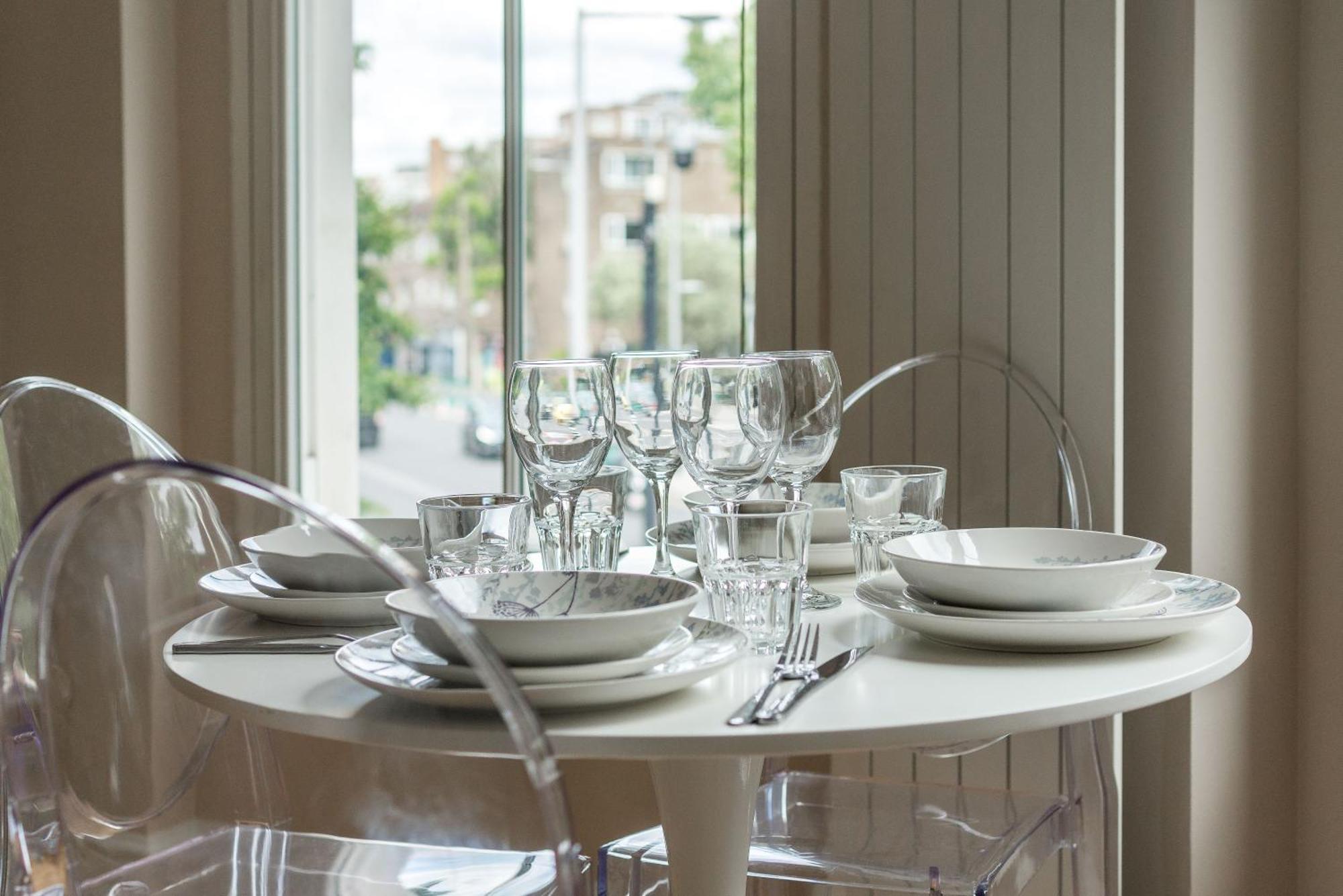 Stylish On The Kings Road Apartment London