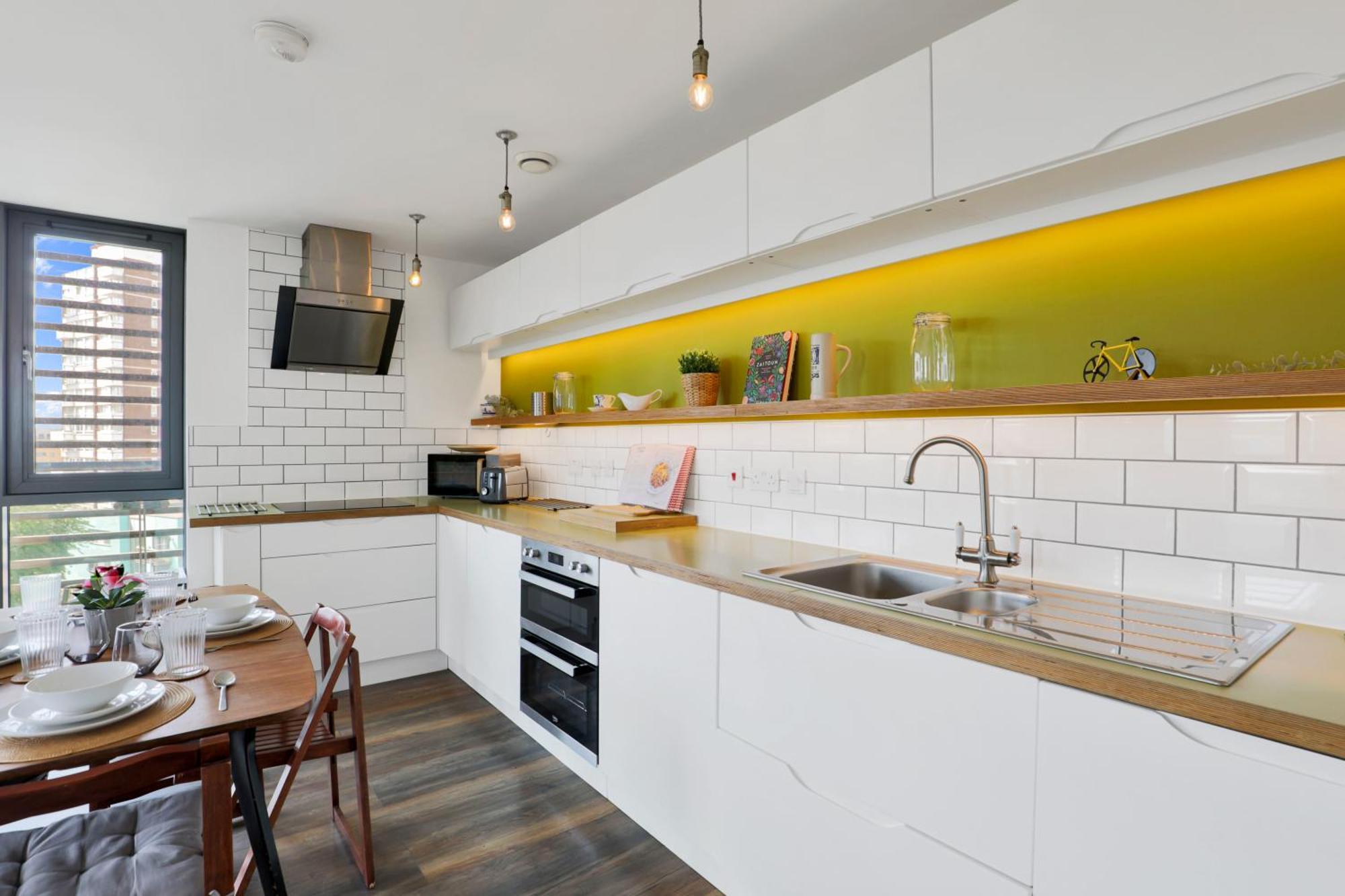 Canal-side 2bedroom With Balcony - 5min To Canary Wharf * London