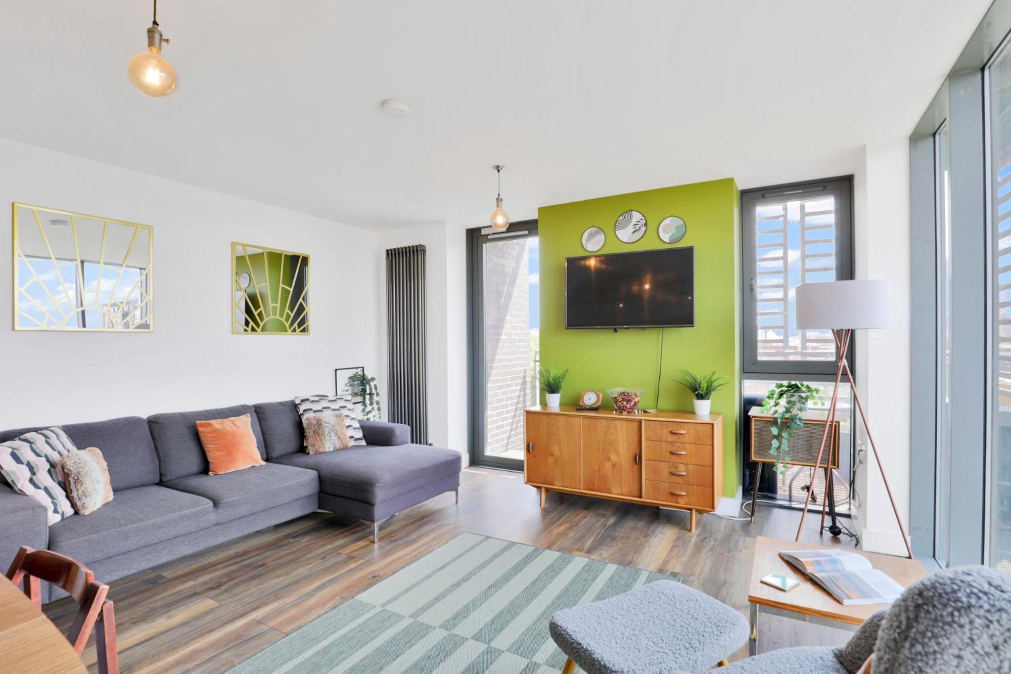 Canal-side 2bedroom With Balcony - 5min To Canary Wharf London