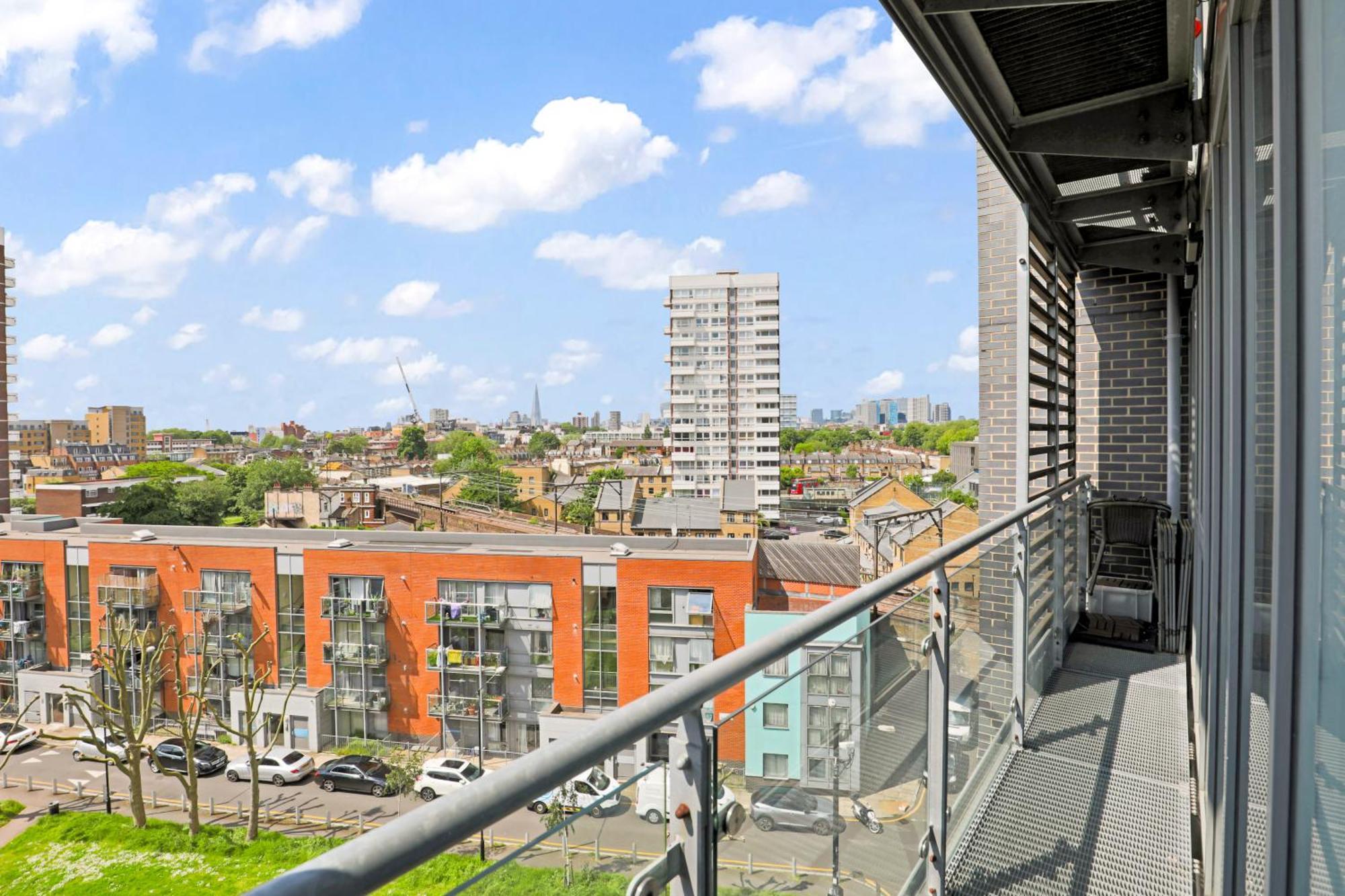 Canal-side 2bedroom With Balcony - 5min To Canary Wharf *