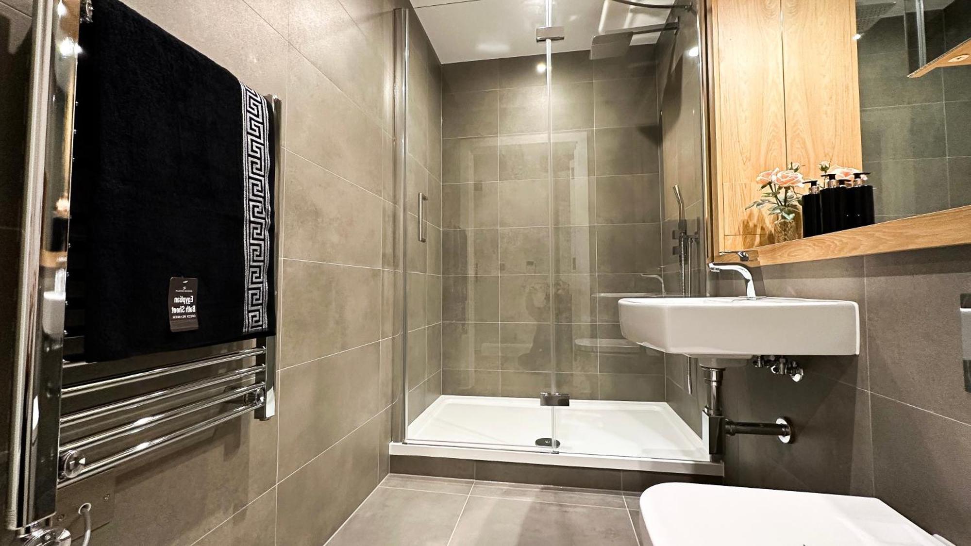 Duplex 3bed 3bath Modern Fast Wifi - Luxurylondonstays Leilighet London