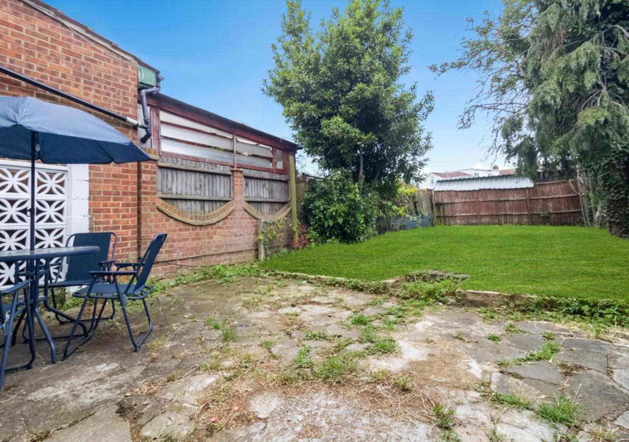 Apartamento Downshill Way Lovely 4 Bedroom In *