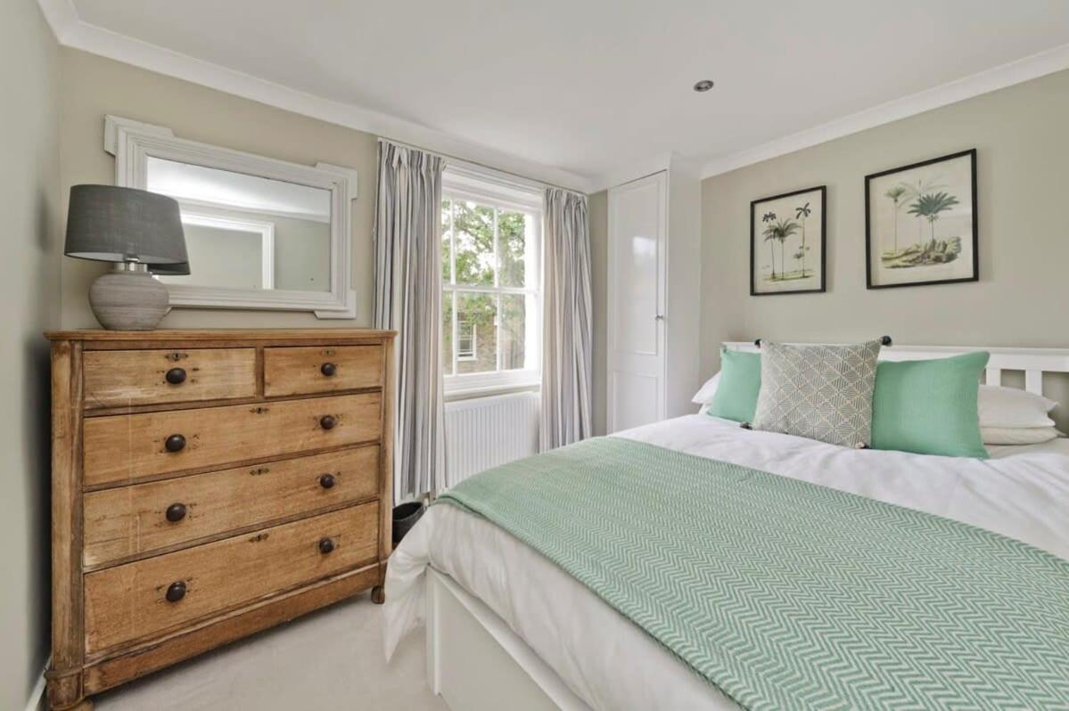 Fabulous 3 Bed Flat Chelsea * London