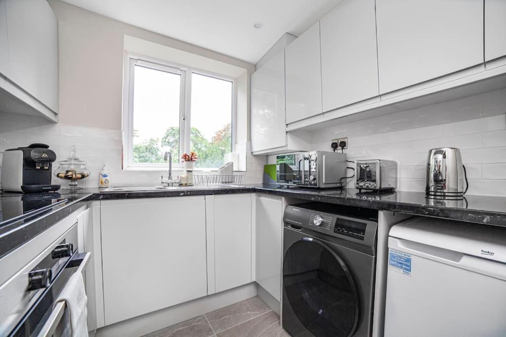 Elegant Retreat 1-bed Near