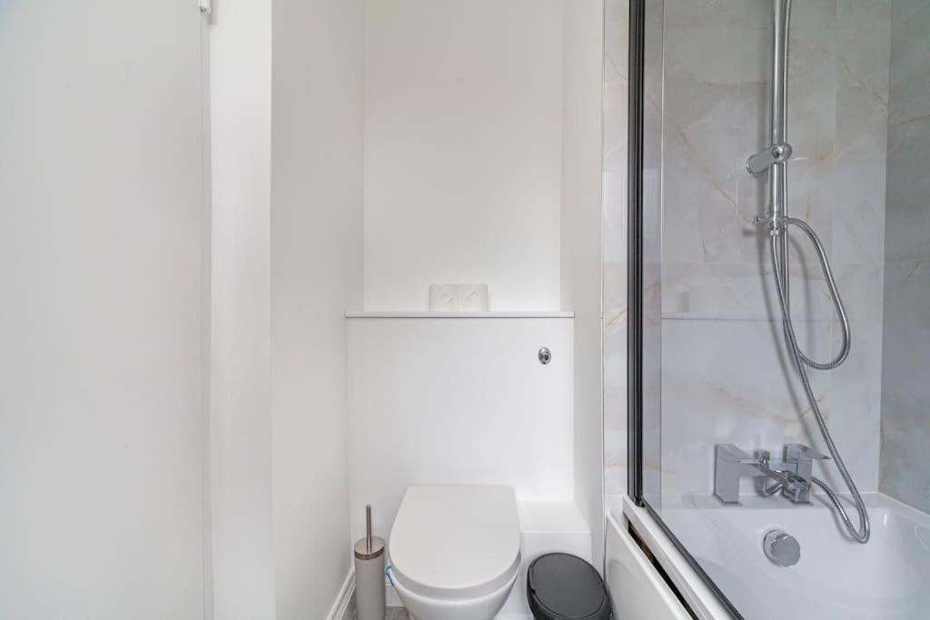 Apartment Elegant Retreat 1-bed Near London