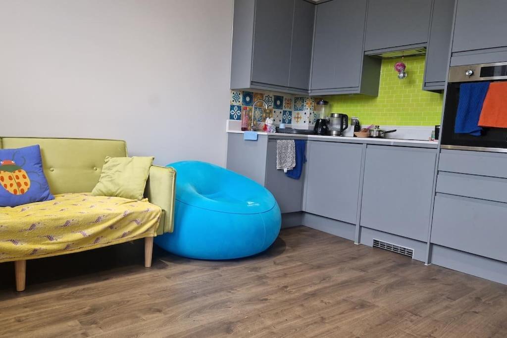 Stylish And Spacious New Flat *
