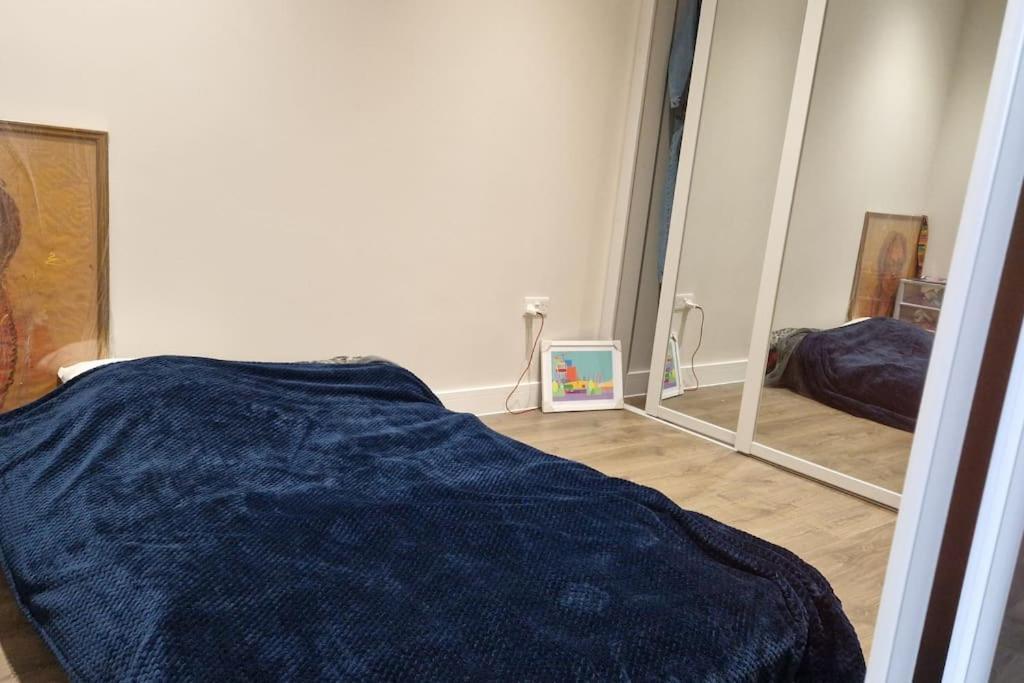 Stylish And Spacious New Flat * London
