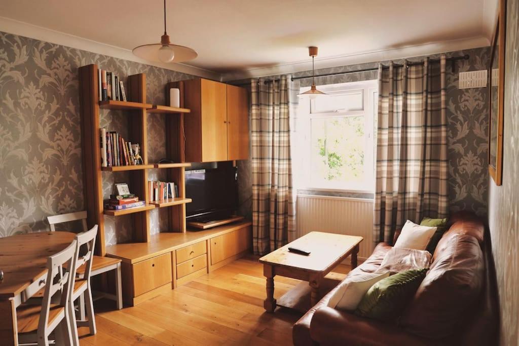 Cosy Wimbledon With 2 Bedrooms Apartamento *