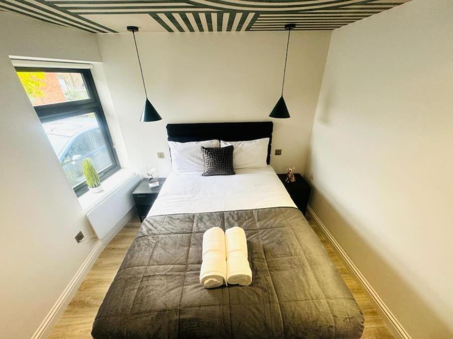 99 Apartment, Trendy Location D Appartement Londen