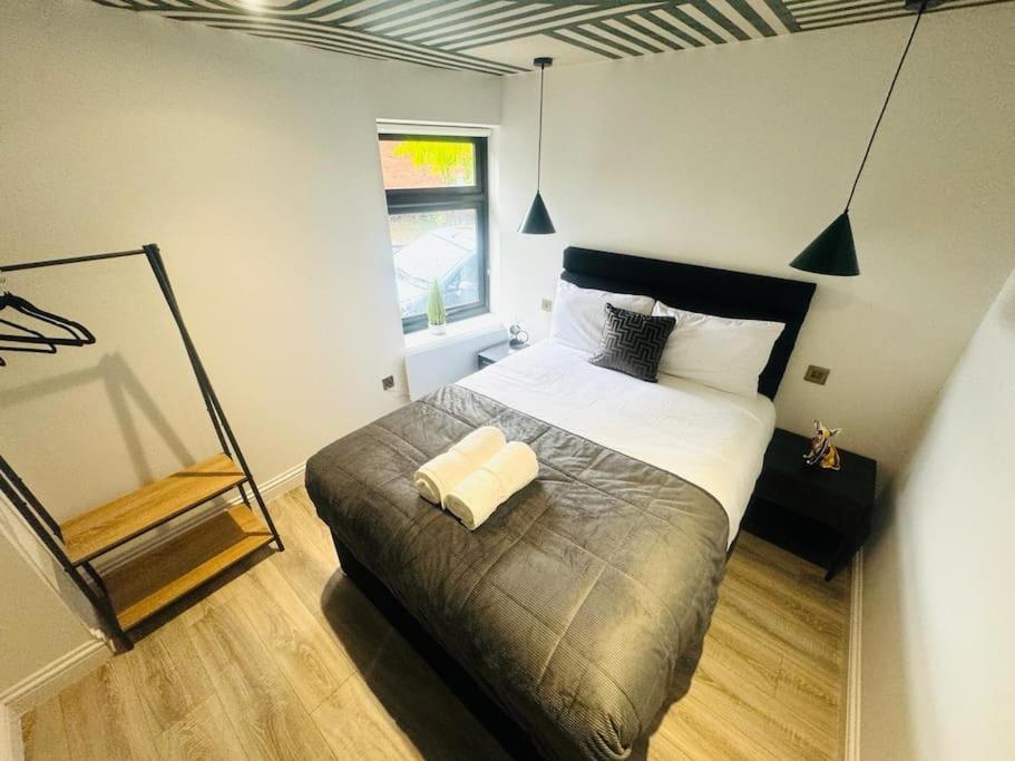 99 Apartment, Trendy Location D Appartement Londen