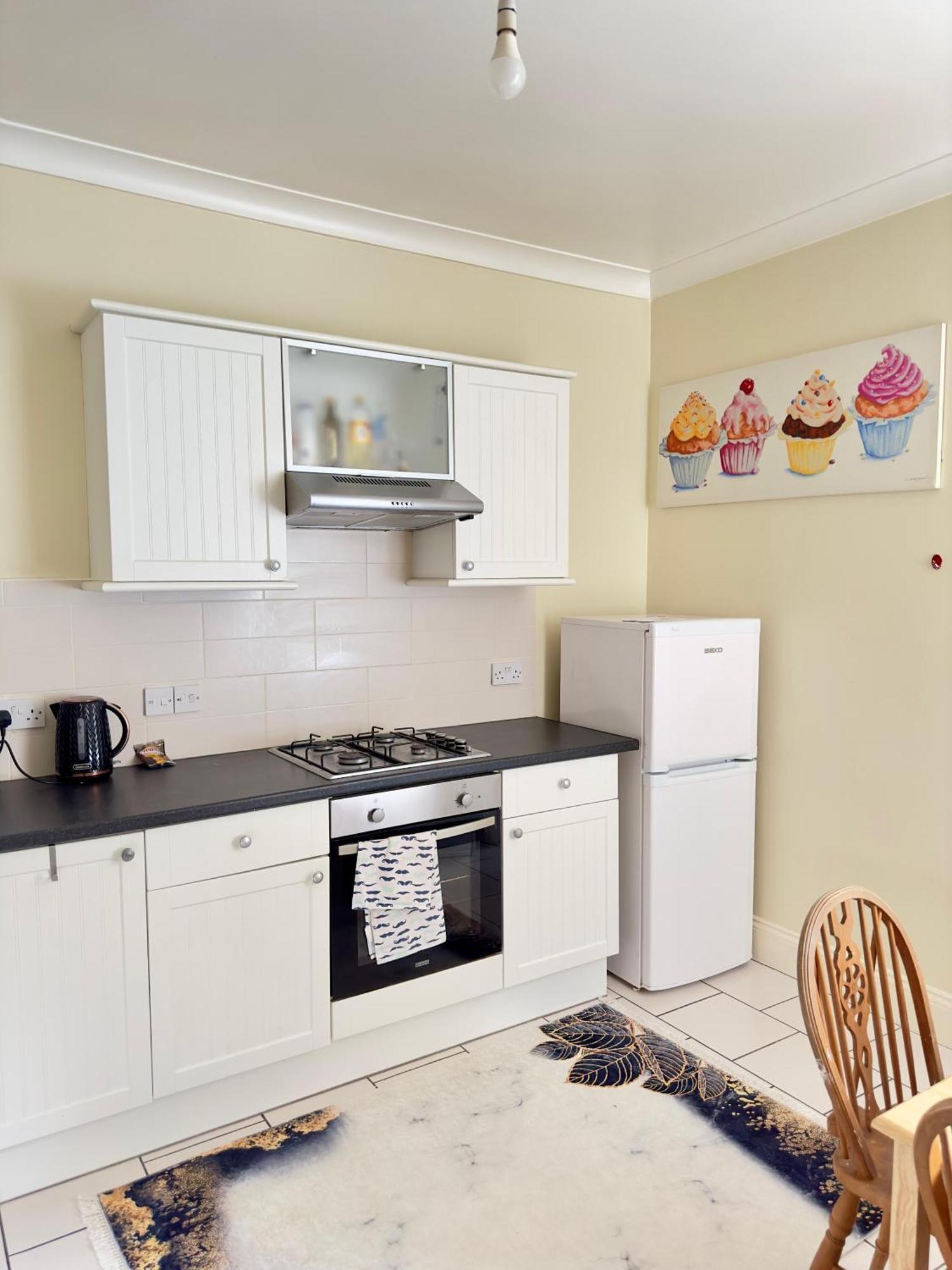 Budget 2 Bedroom Close To Hyde Park * Londen