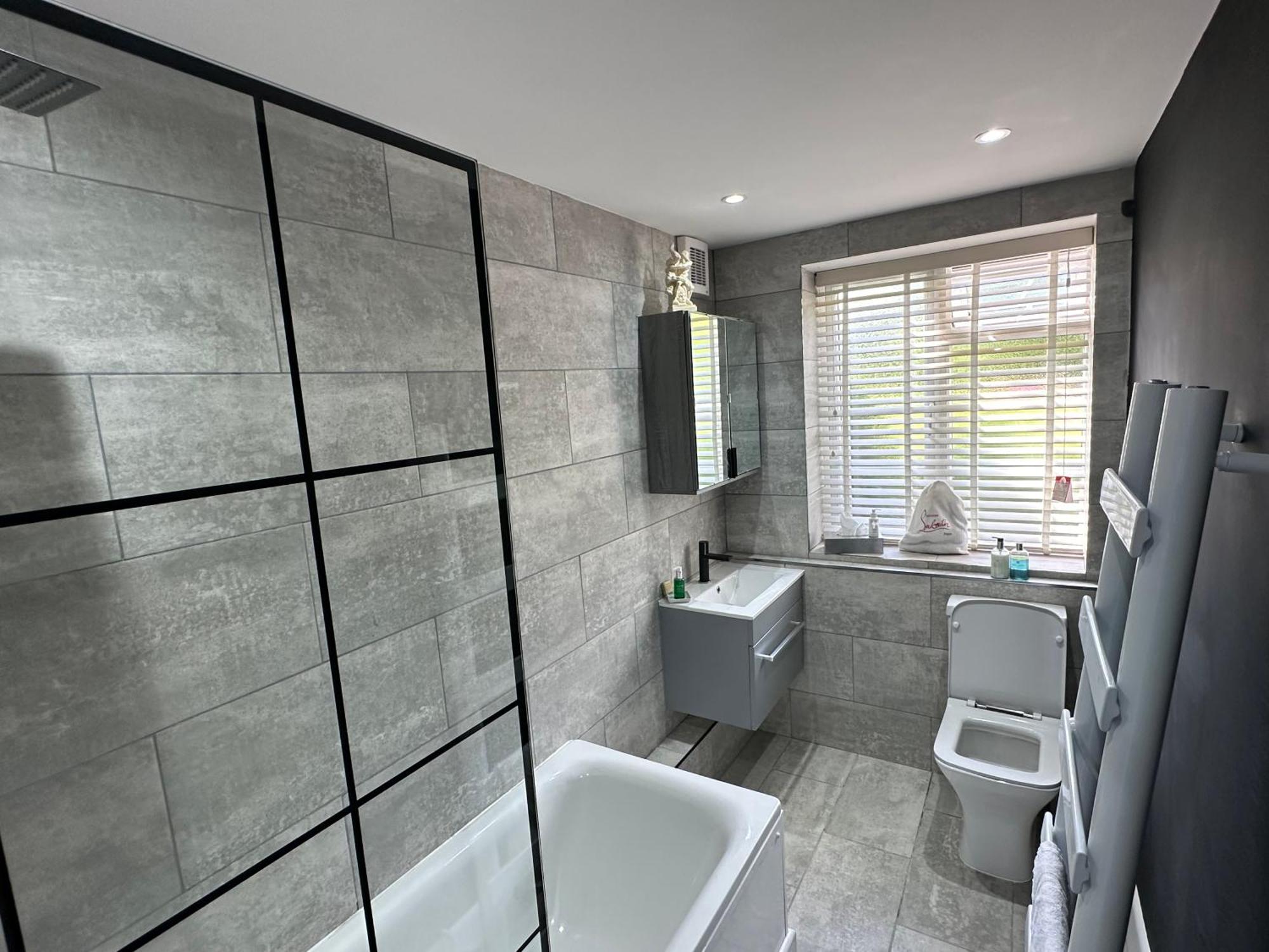 Boutique Luxury Same As A 5 Star Gated 3 Bed 10mins Victoria Bridge Parking *