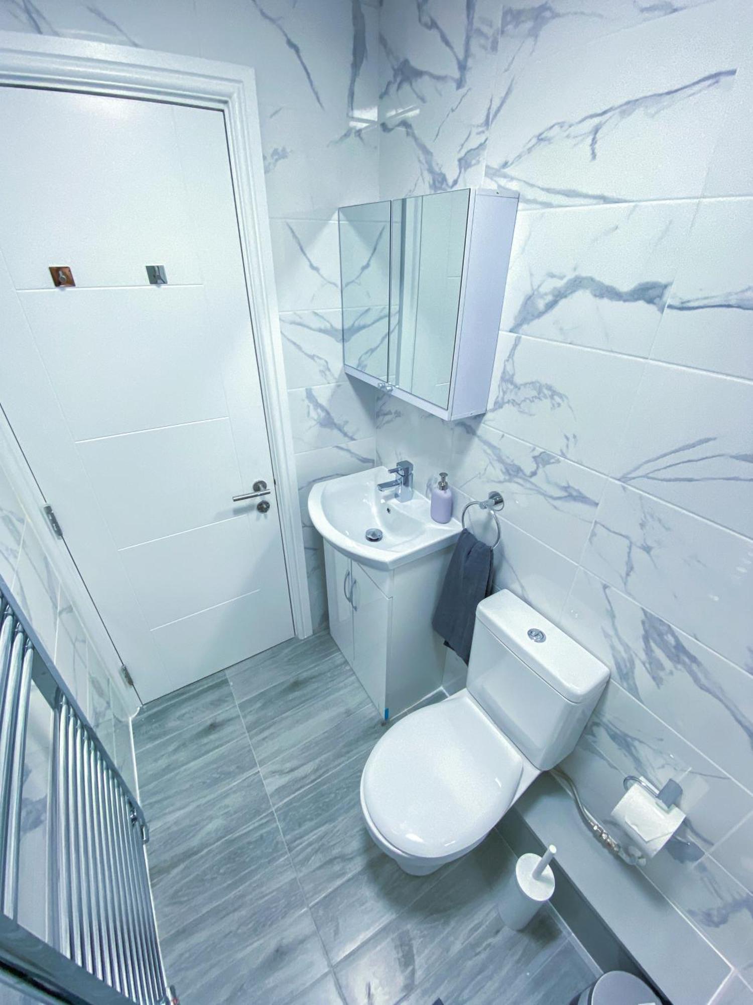 Spacious 2-bedroom Flat In - F3 Leilighet *