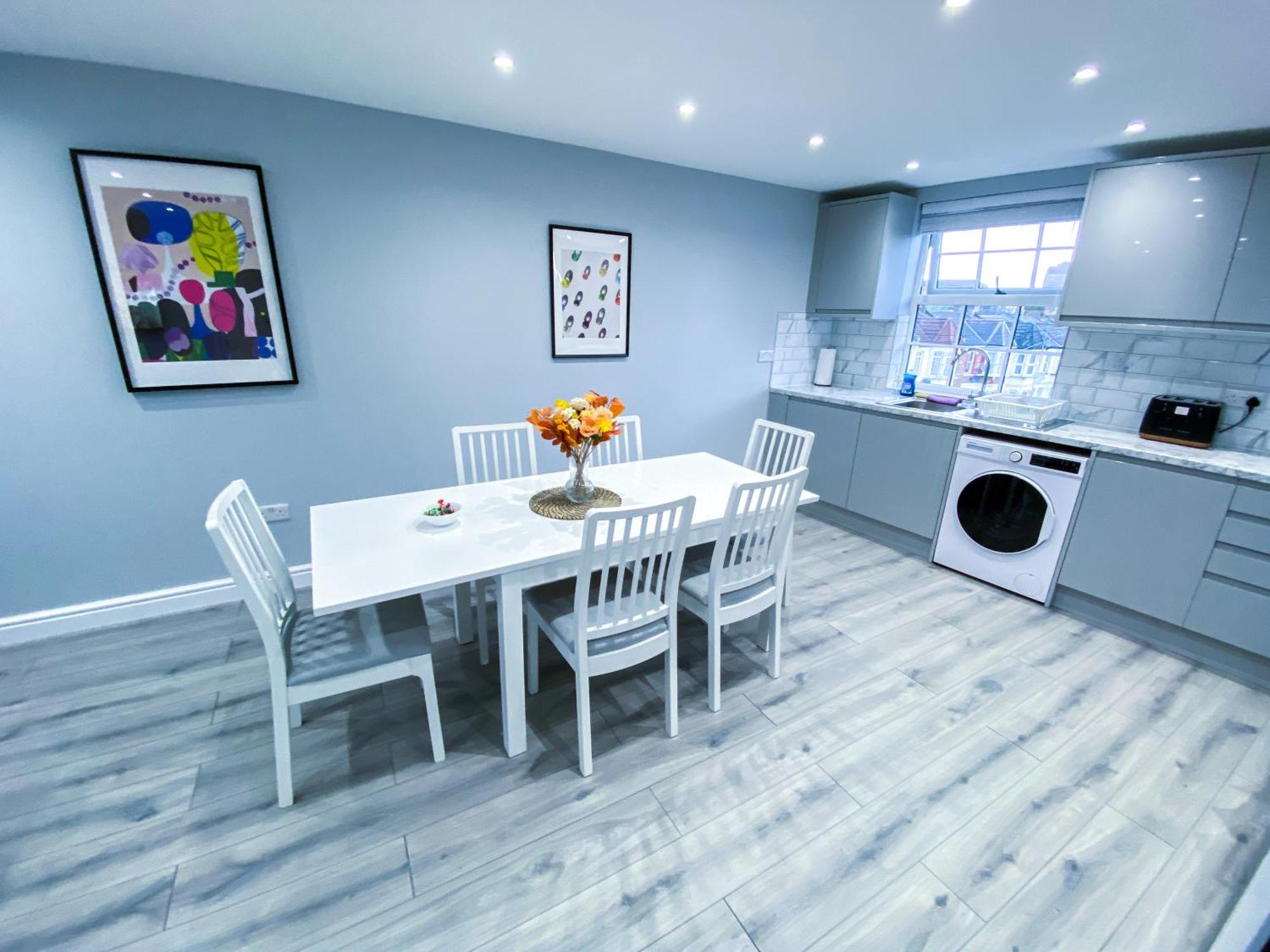 Spacious 2-bedroom Flat In - F3 Leilighet London