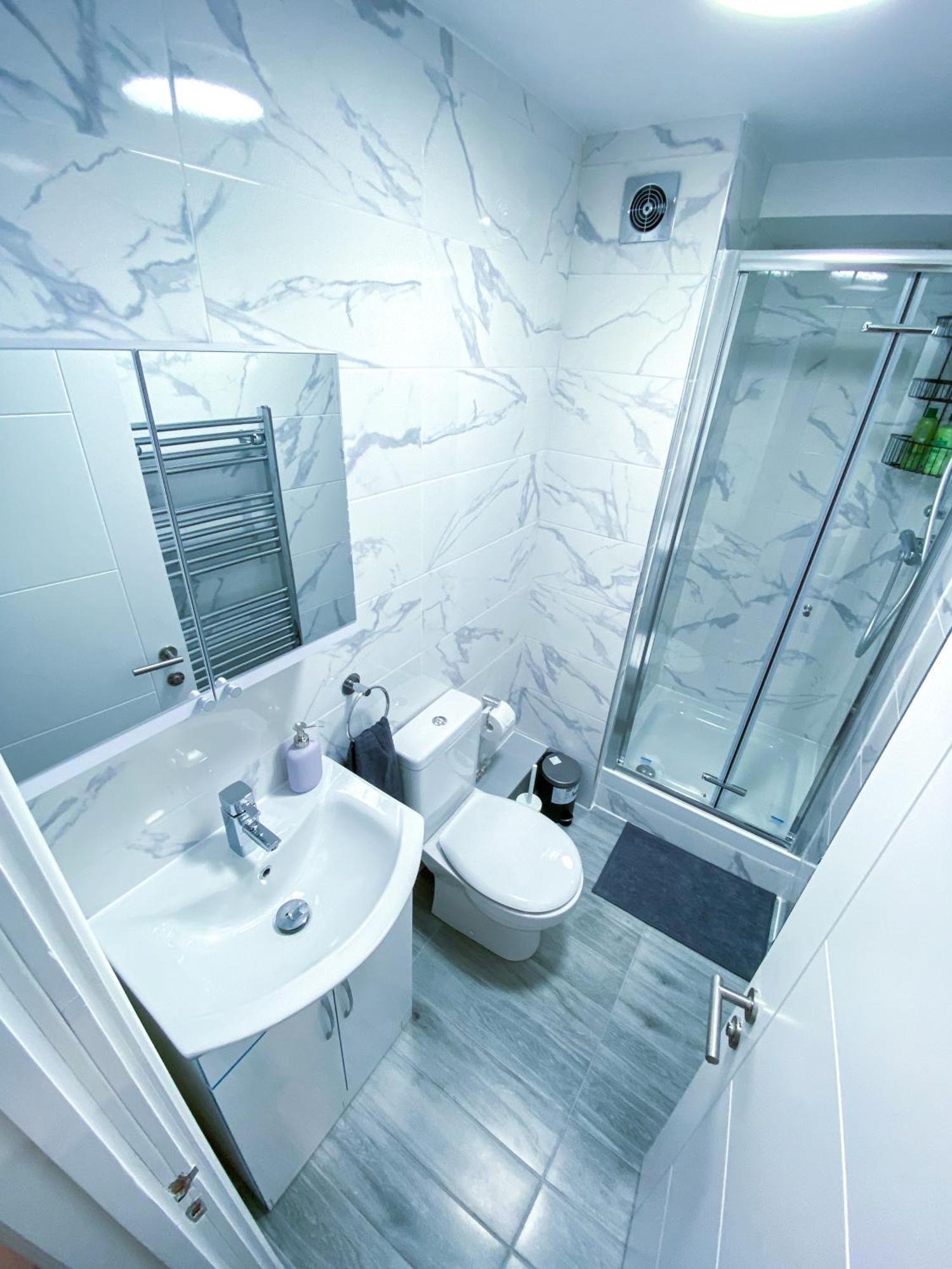 Leilighet Spacious 2-bedroom Flat In - F3 *