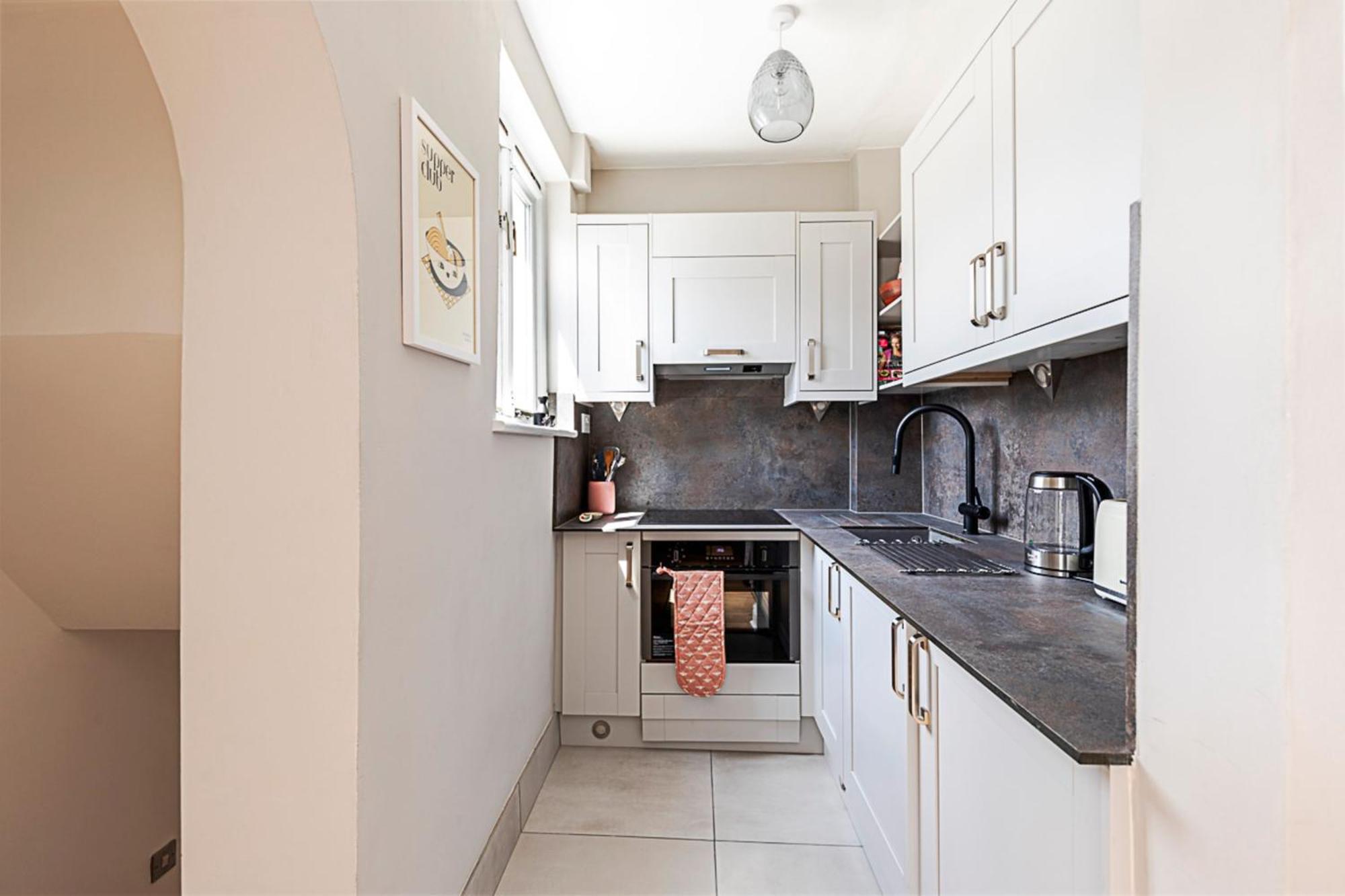 Apartment Modern Top-floor Victorian Charm In Kensington *