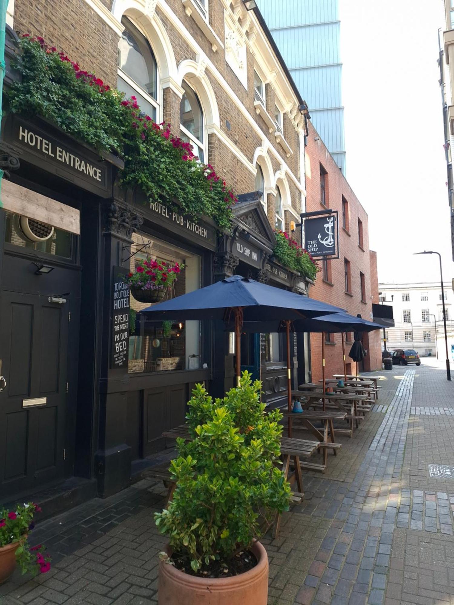 Old Ship Hackney Hotell