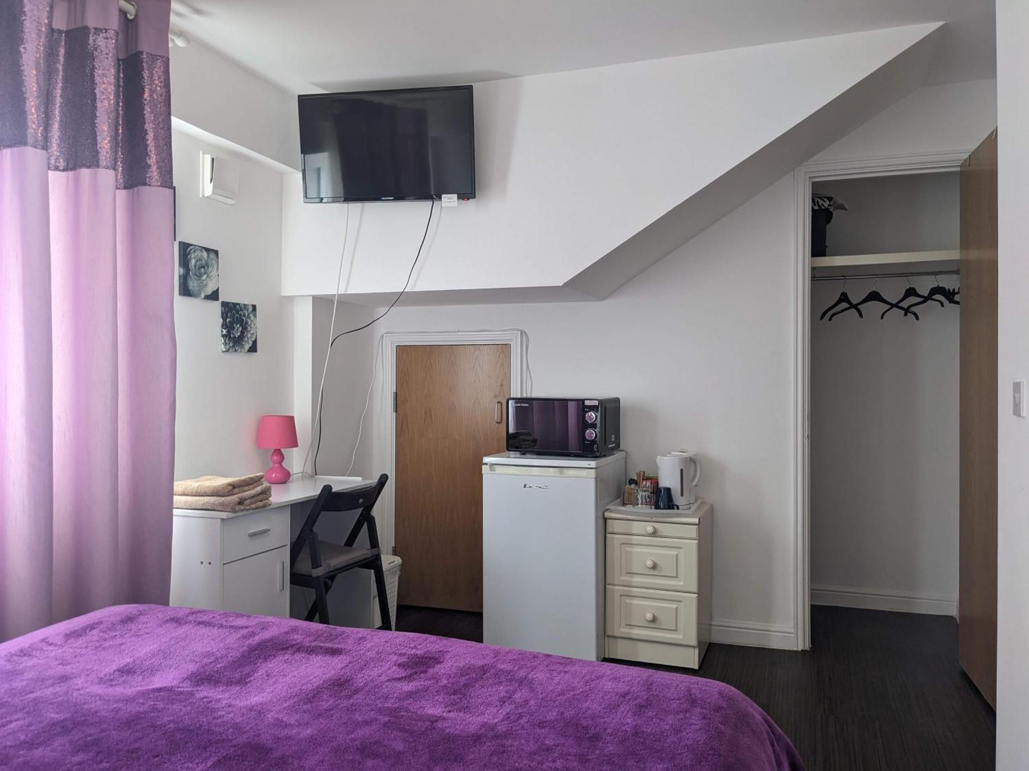 Travelstop #london-ealing Homestay *