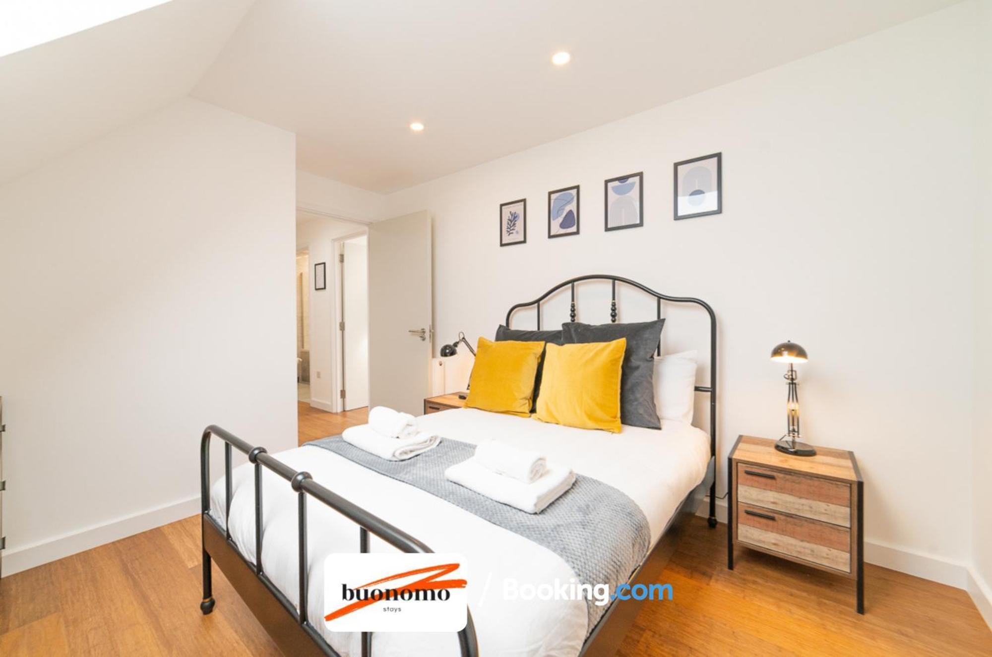 Apartment Two Bedroom At Buonomo Short Lets & Serviced London