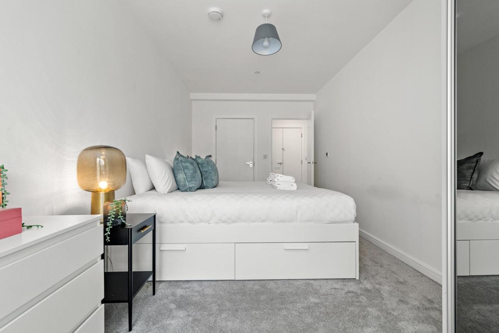 Guestready - A Modern Gem In Acton Leilighet