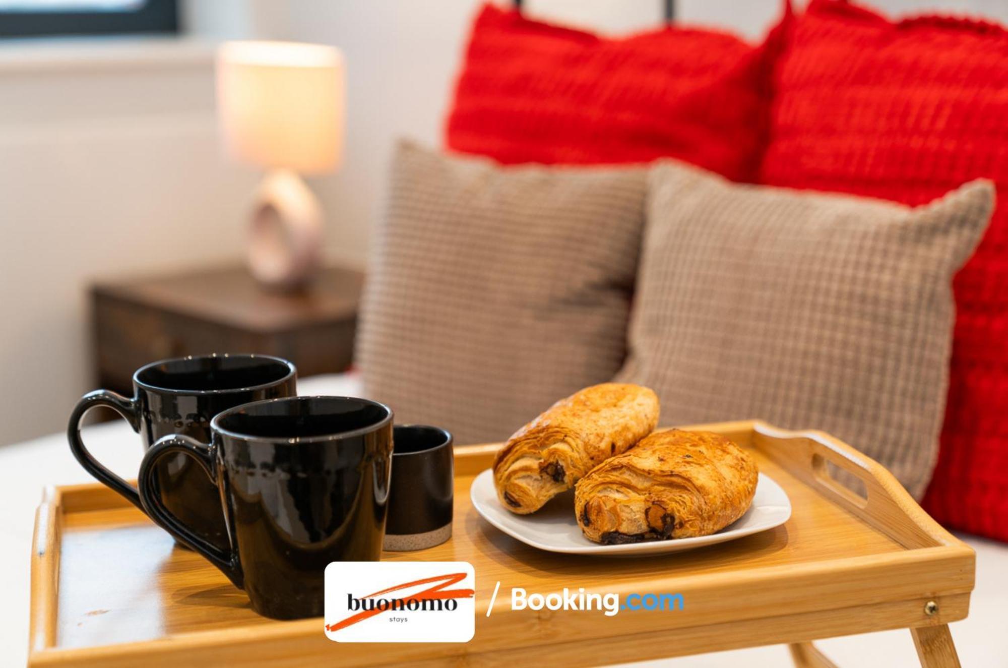 Two Bedroom At Buonomo Short Lets & Serviced Close To Wimbledon Tennis Courts Apartment *