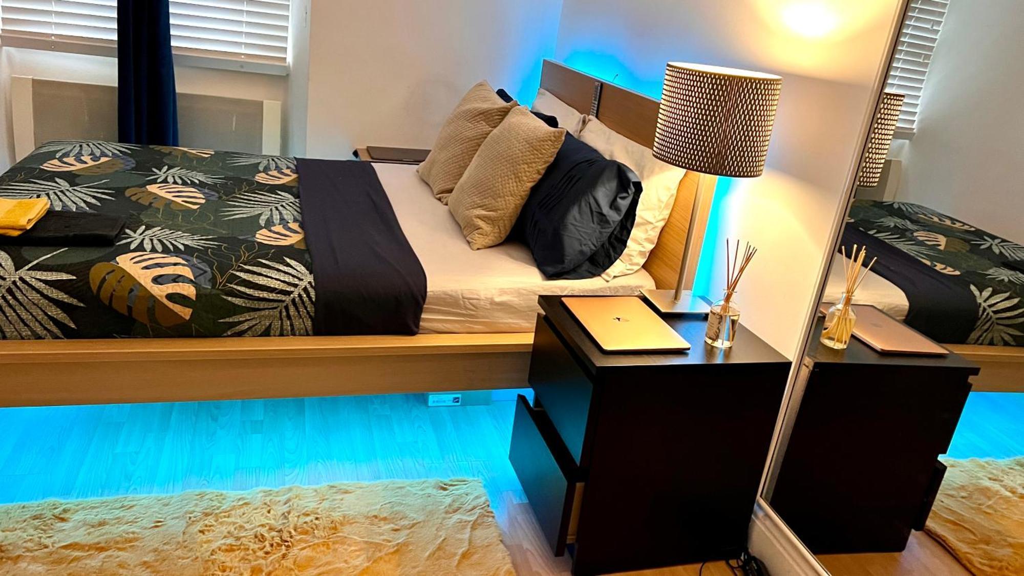 Knightsbridge One Bedroom Flat *