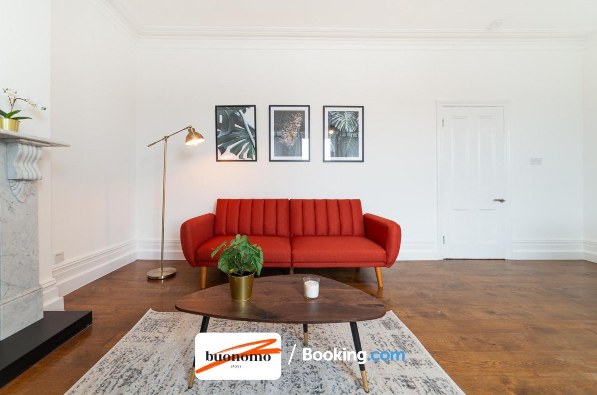 Three Bedroom At Buonomo Short Lets & Serviced Close To Wimbledon Tennis Courts Appartement Londen