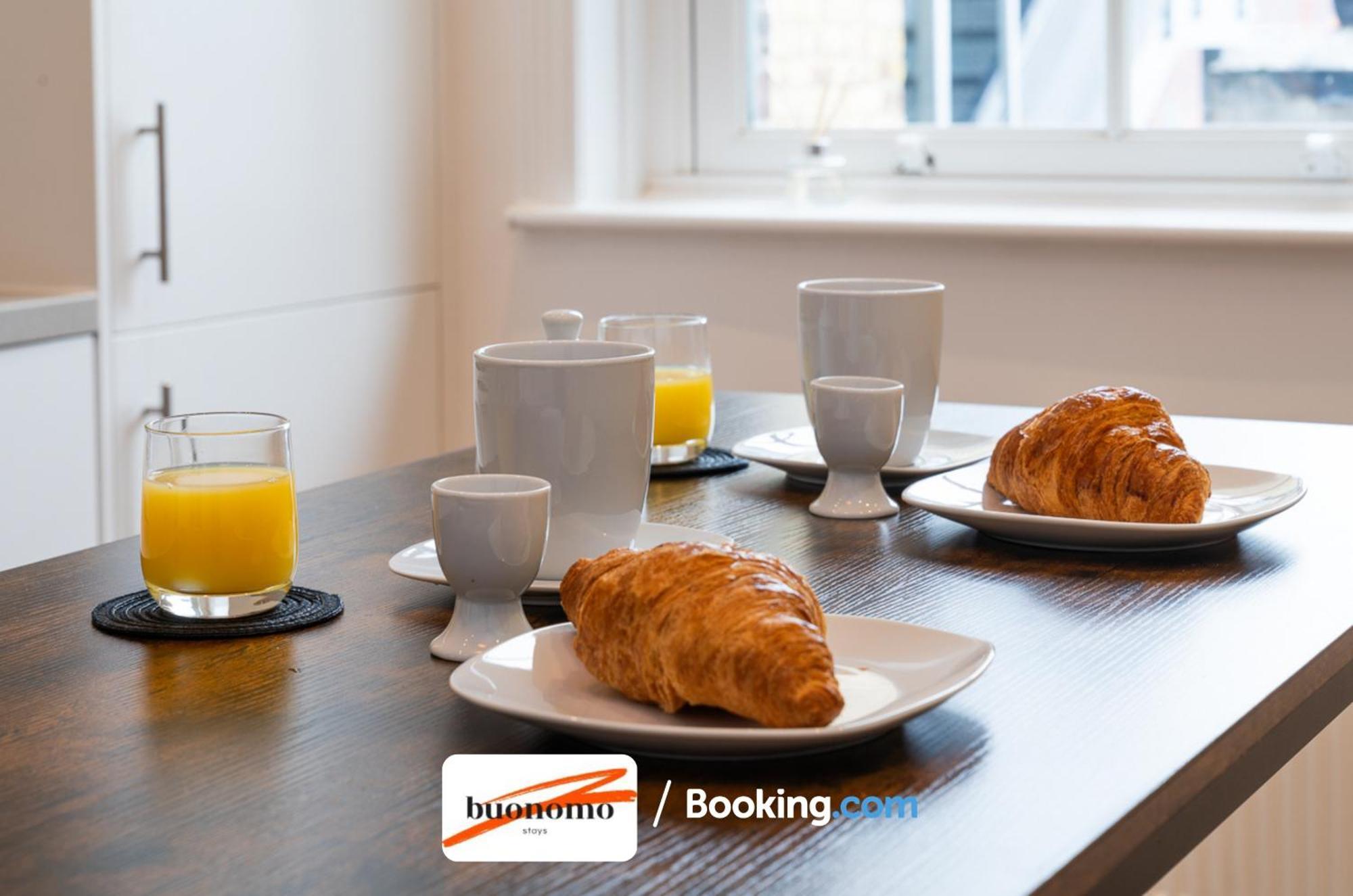 Three Bedroom At Buonomo Short Lets & Serviced Close To Wimbledon Tennis Courts Appartement Londen