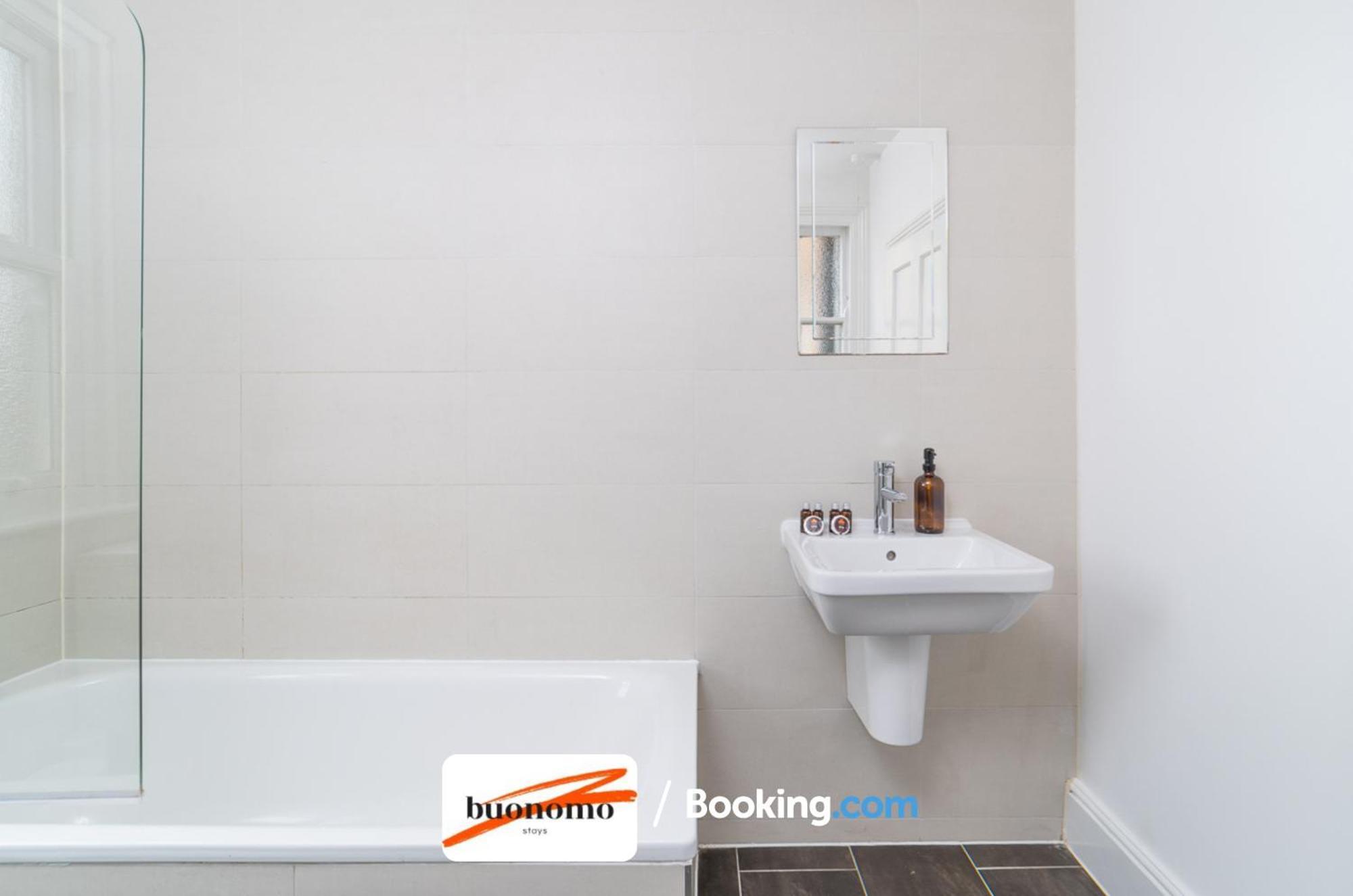 Appartement Three Bedroom At Buonomo Short Lets & Serviced Close To Wimbledon Tennis Courts