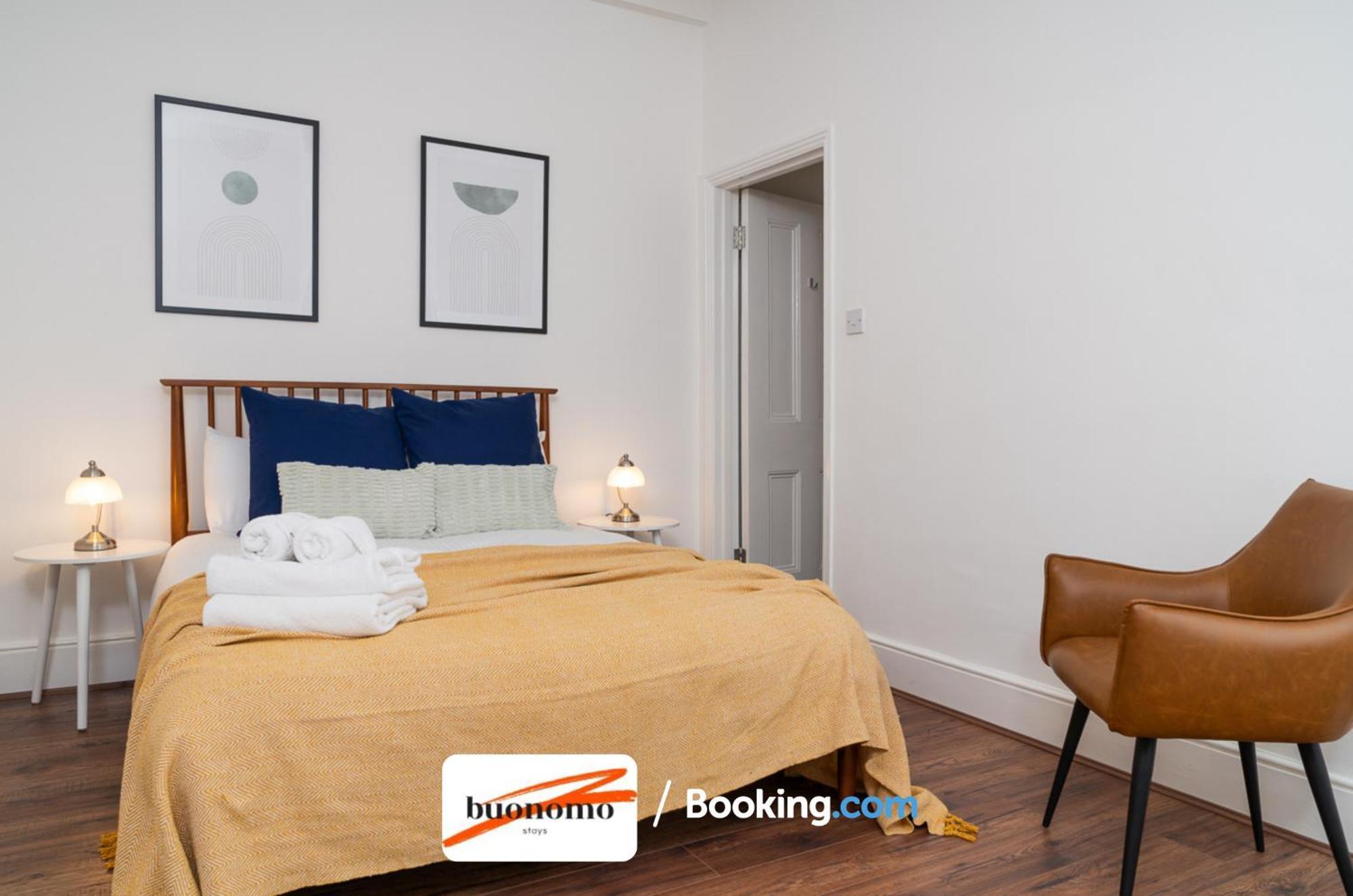 Three Bedroom At Buonomo Short Lets & Serviced Close To Wimbledon Tennis Courts Appartement *