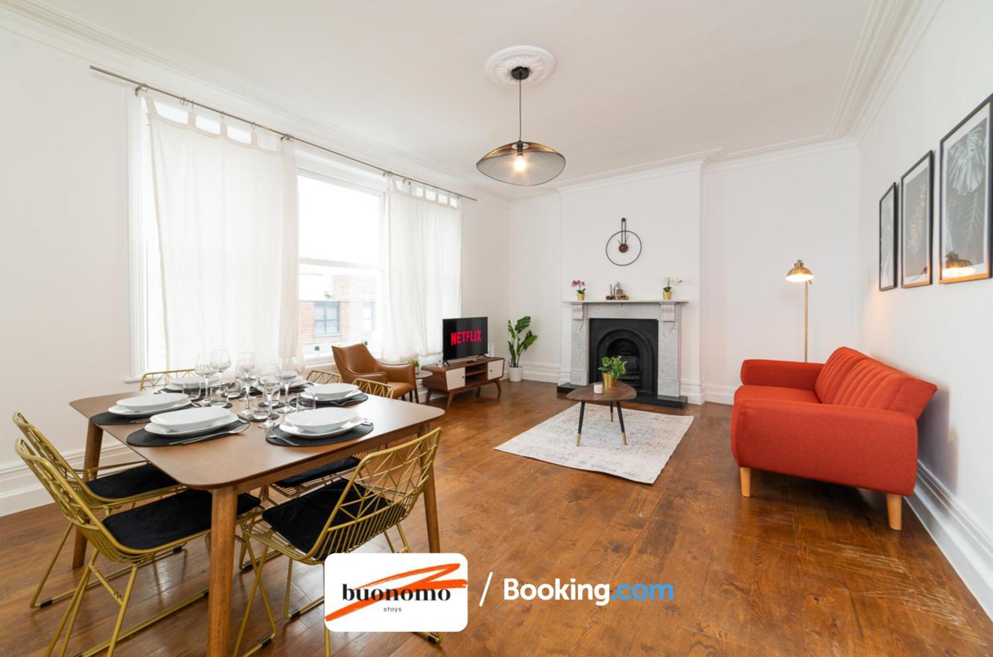 Three Bedroom At Buonomo Short Lets & Serviced Close To Wimbledon Tennis Courts Appartement Londen