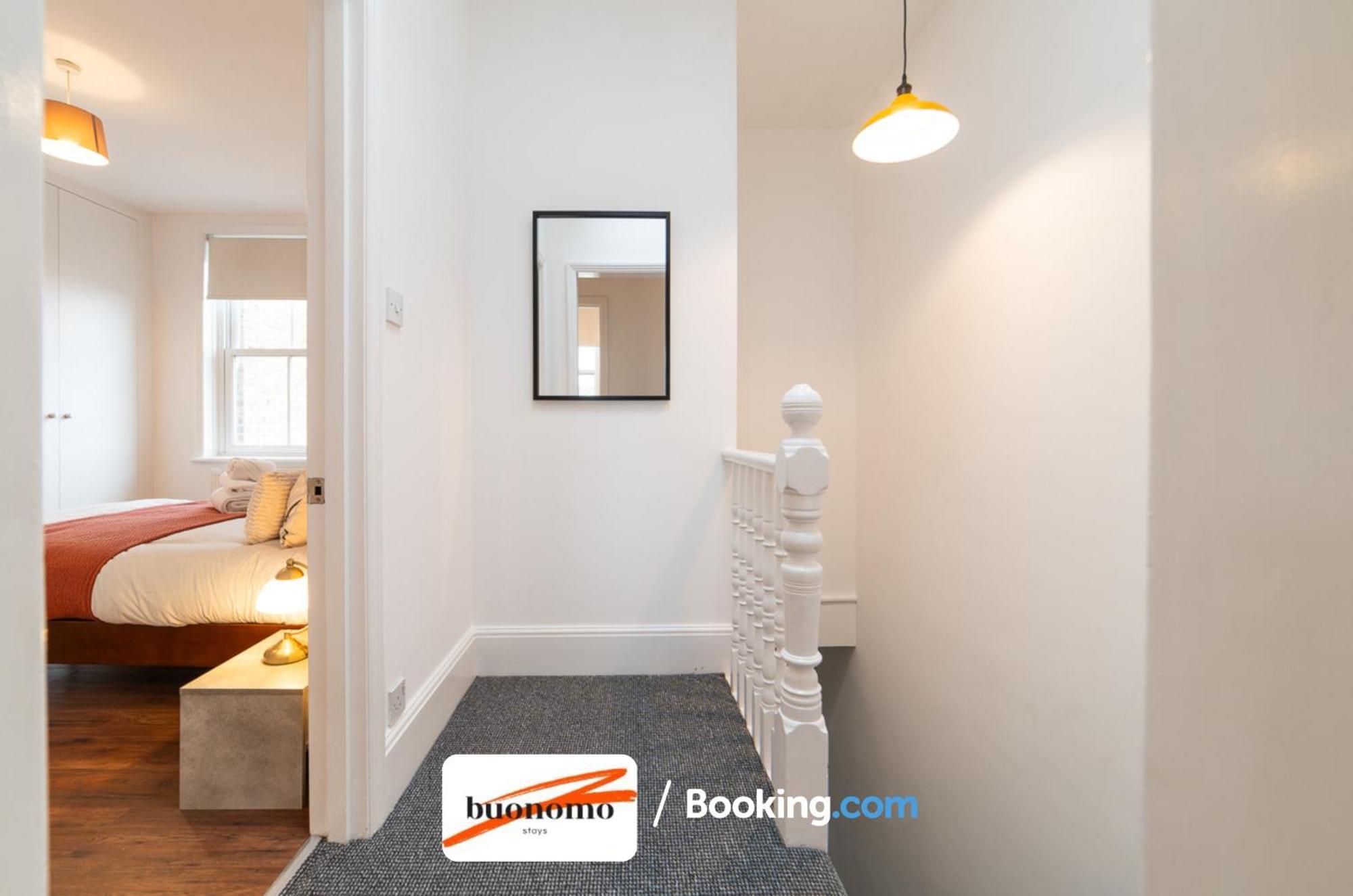 Appartement Three Bedroom At Buonomo Short Lets & Serviced Close To Wimbledon Tennis Courts *