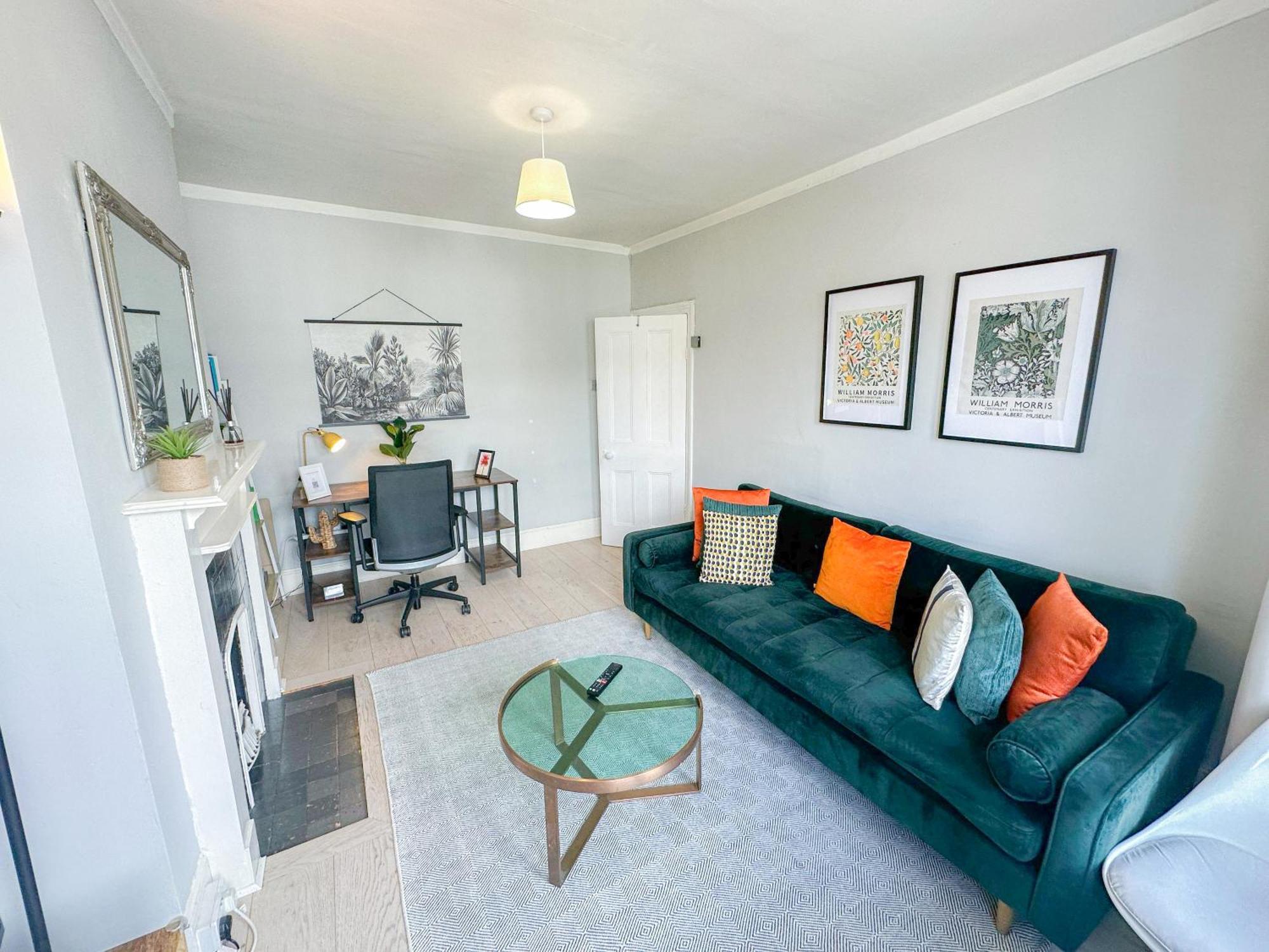 Stylish 1-bed Flat In Willesden With Private Patio * Londres