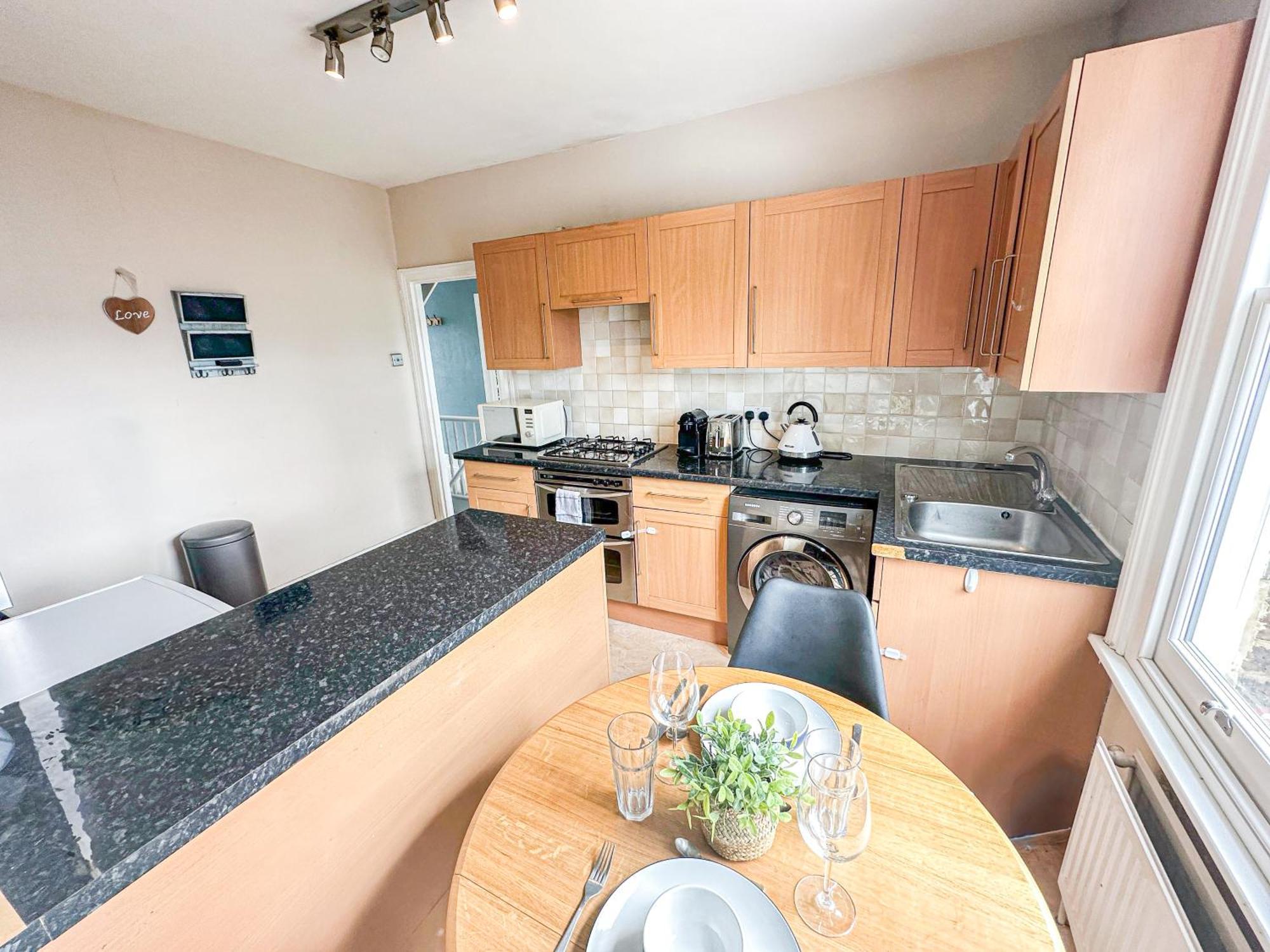 Stylish 1-bed Flat In Willesden With Private Patio Apartamento