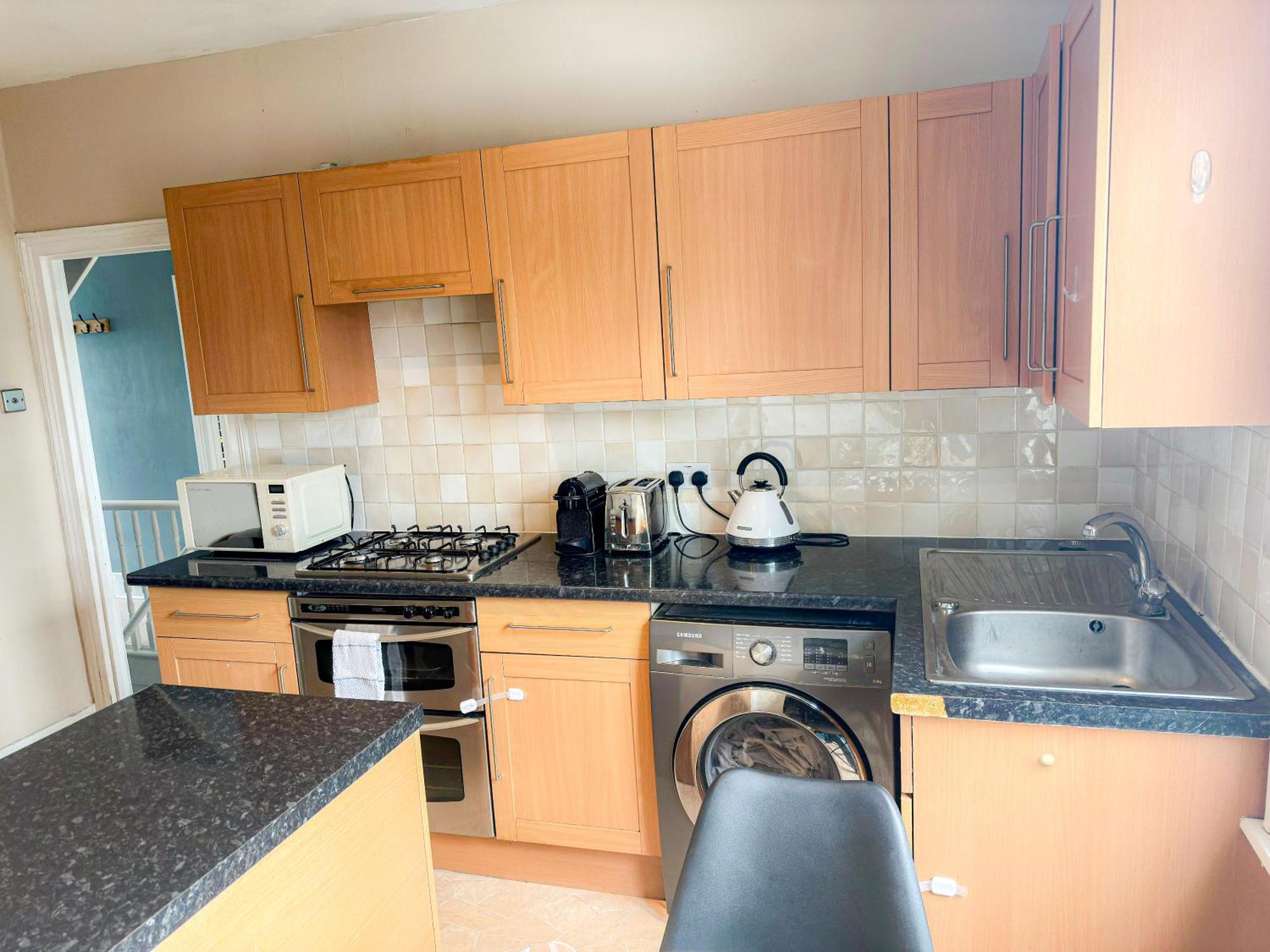 Stylish 1-bed Flat In Willesden With Private Patio Apartamento