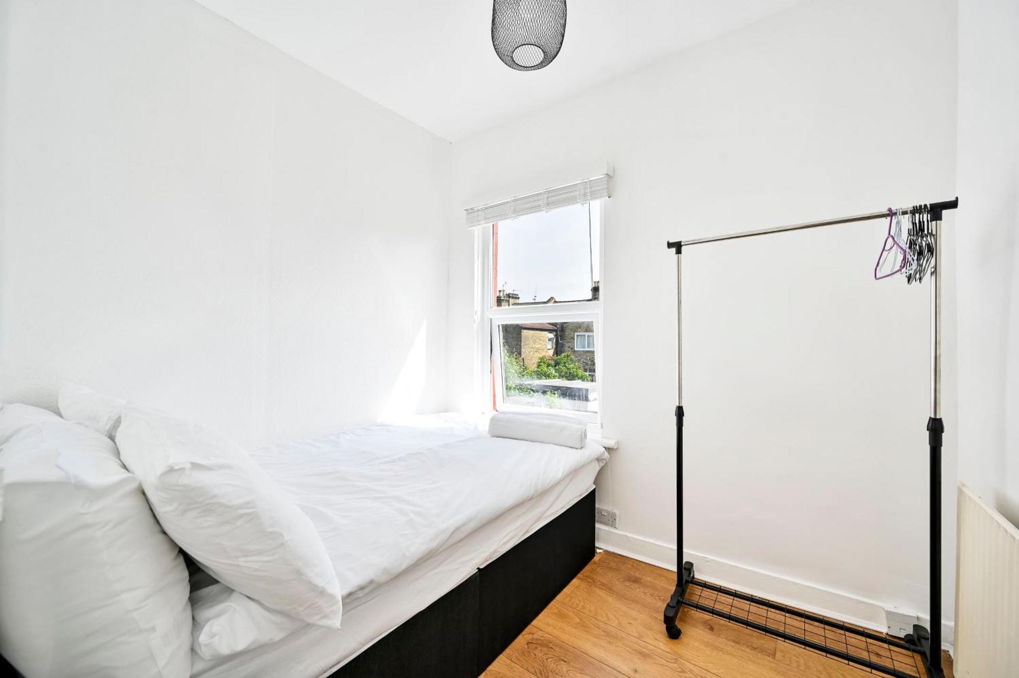 2-bed, Sleeps 8 In Leyton E10, Near Stratford Leilighet *