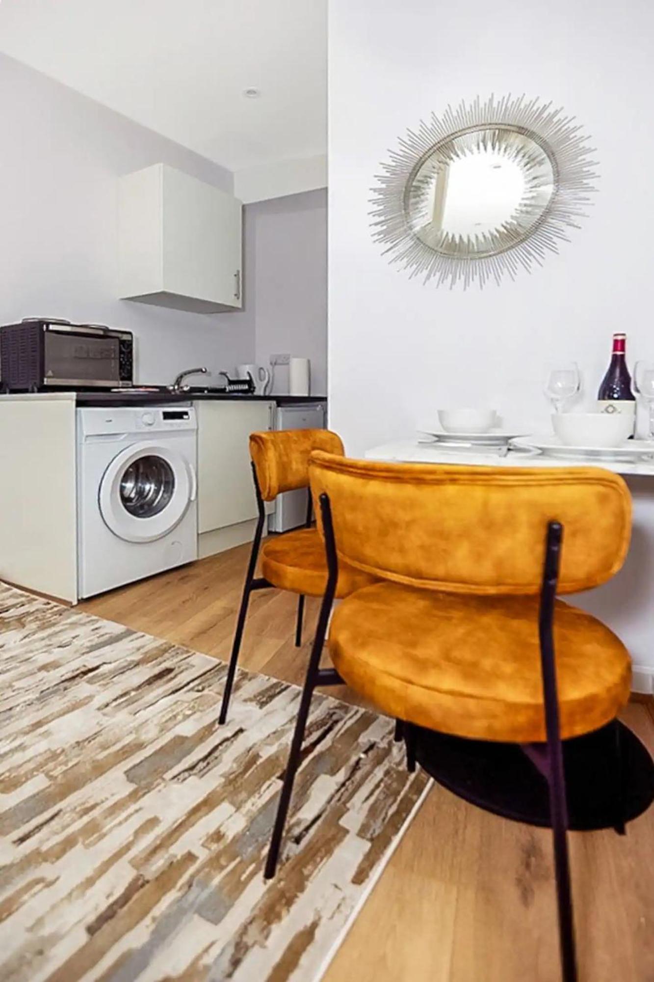 Apartment Ensuite Stylish - 3 Min To Trains - Pass The Keys London