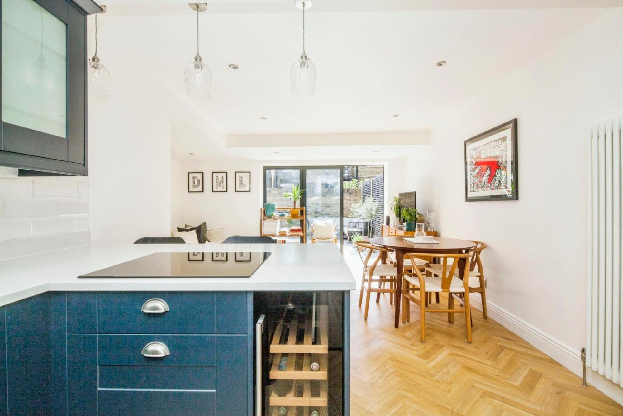 Apartment Stylish 2br Flat With Amazing Patio