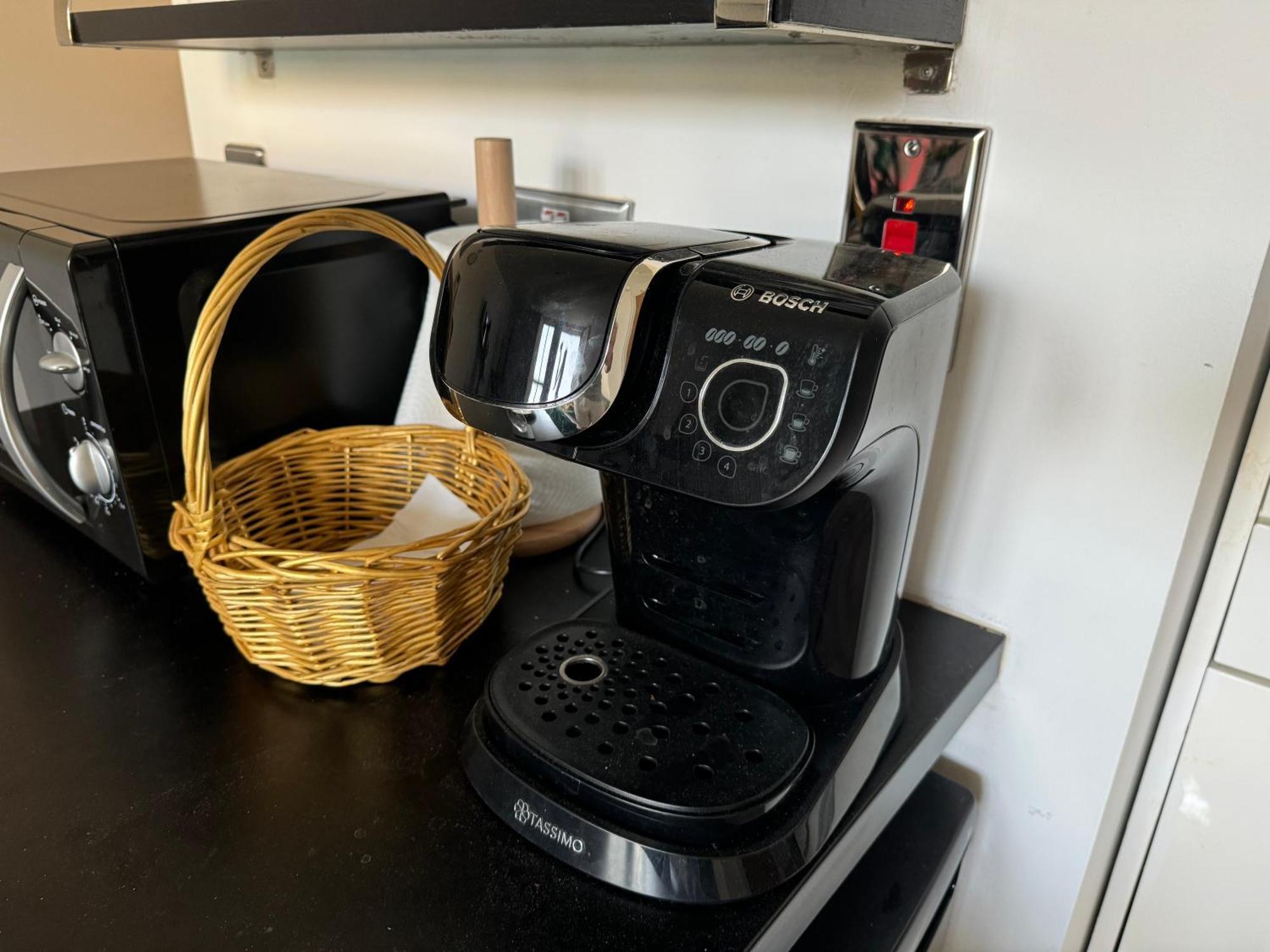 Cosy High Street 30 Seconds From Station Leilighet London