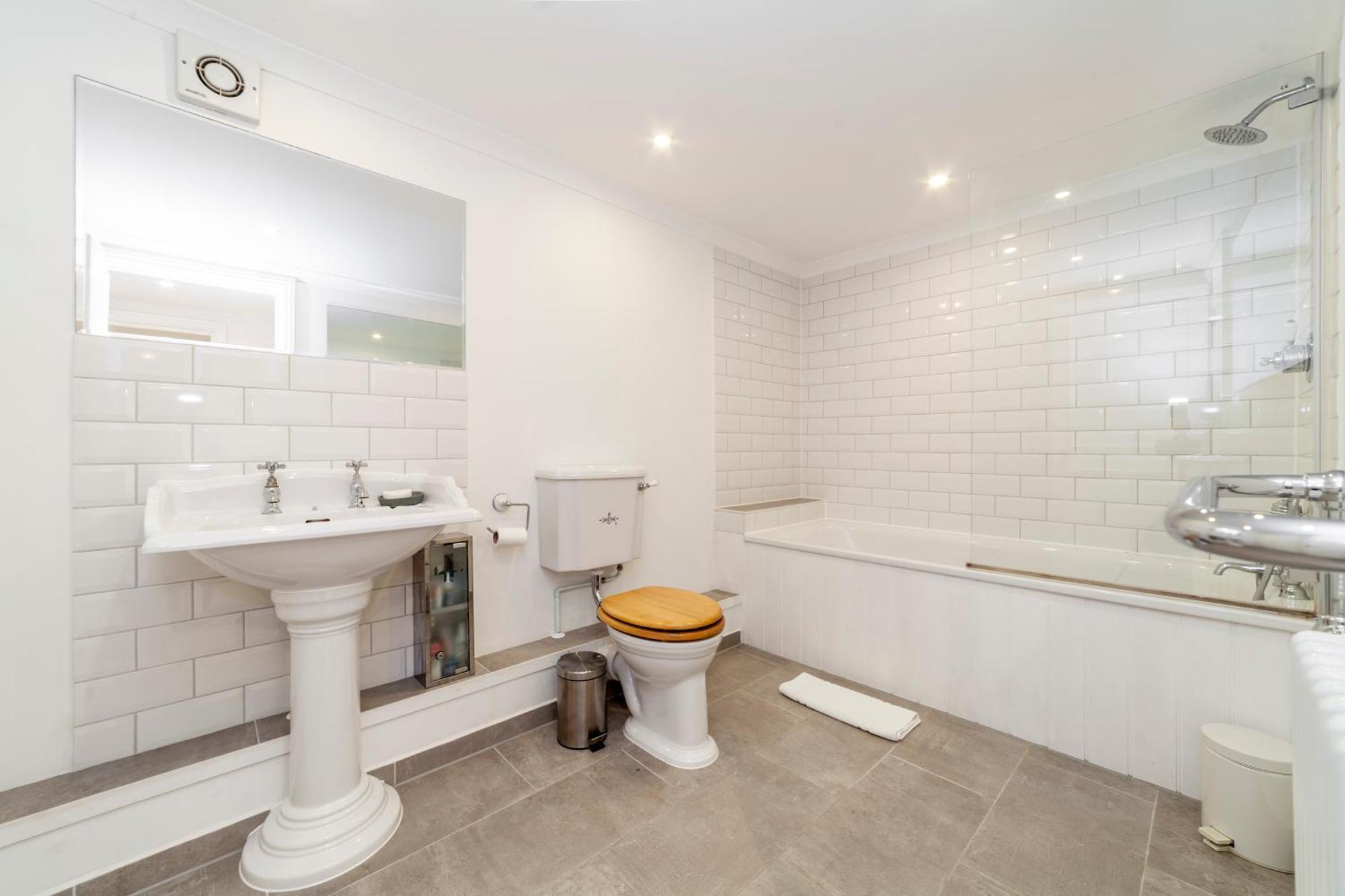 Spacious 3br 2bh With Garden In West Putney London