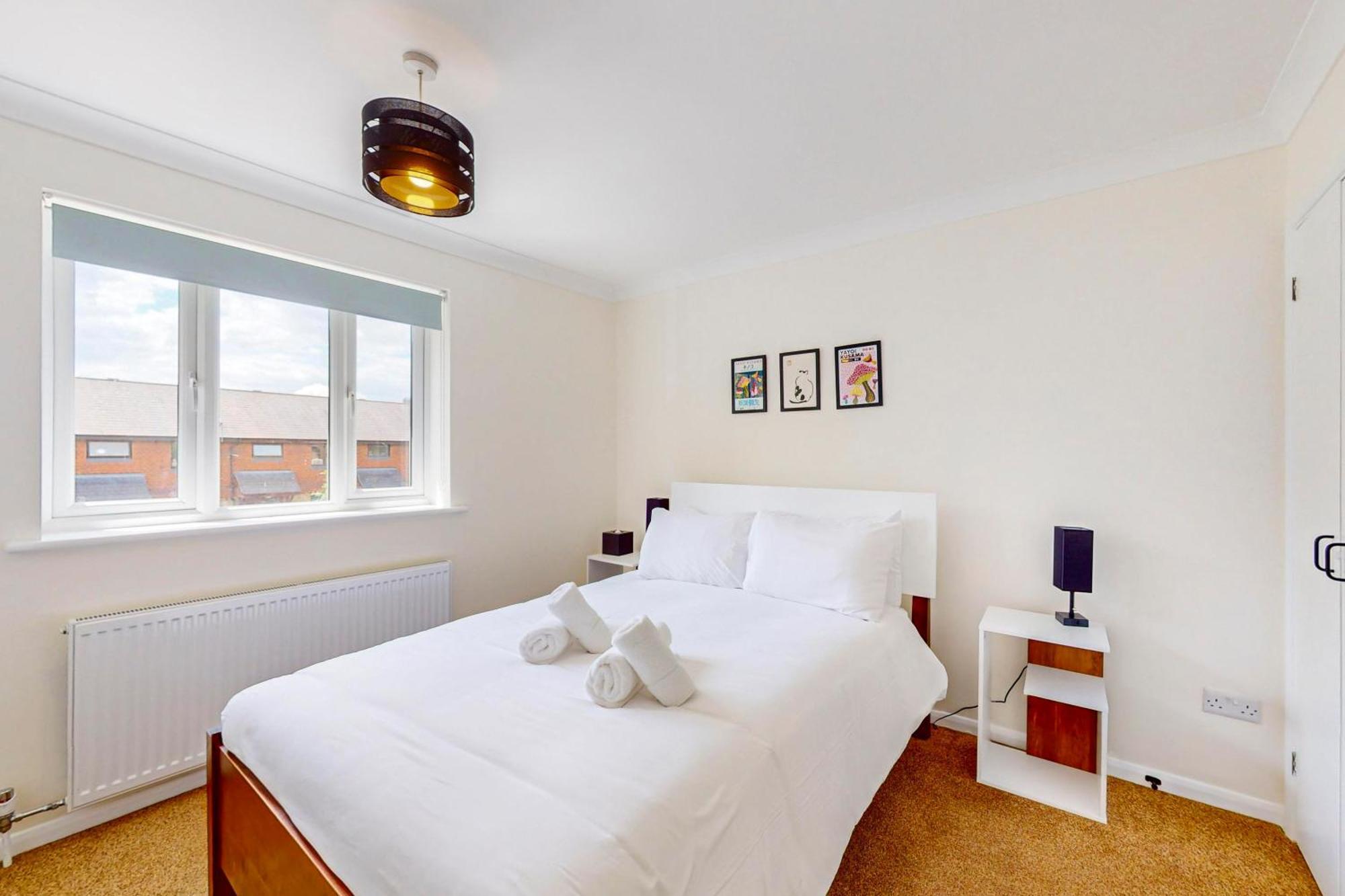 2 Bed With Garden & Free Parking Near The Thames Leilighet