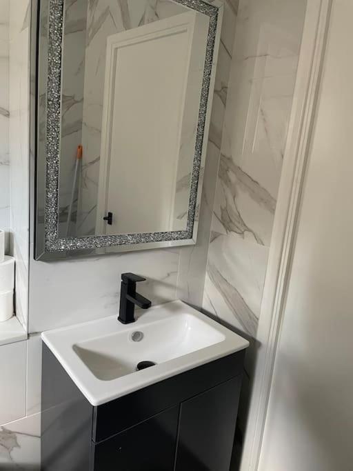 Lovely 1-bedroom In *