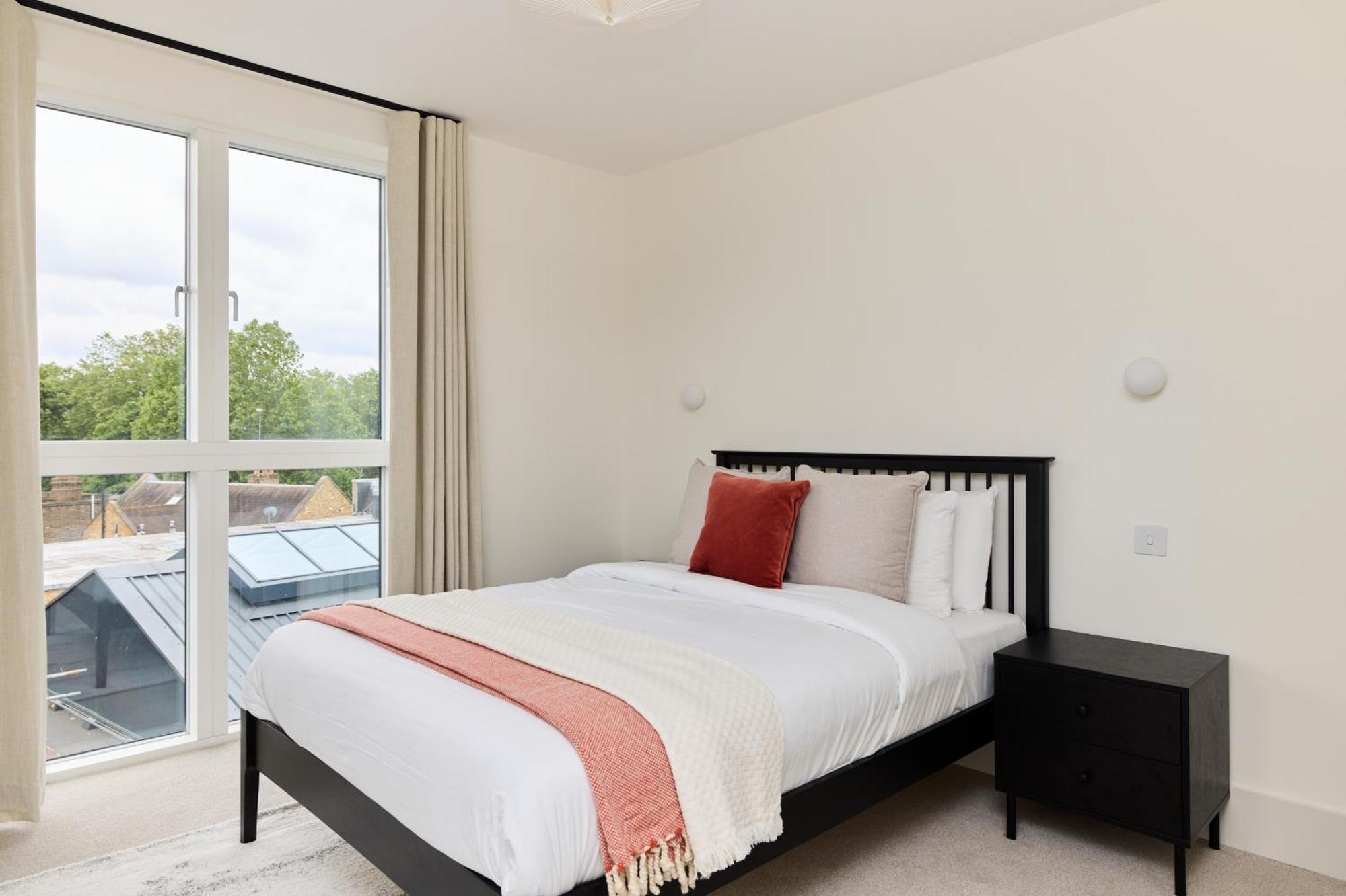 The East Mile Quarters - Gorgeous 3bdr Flat With Balcony Londen