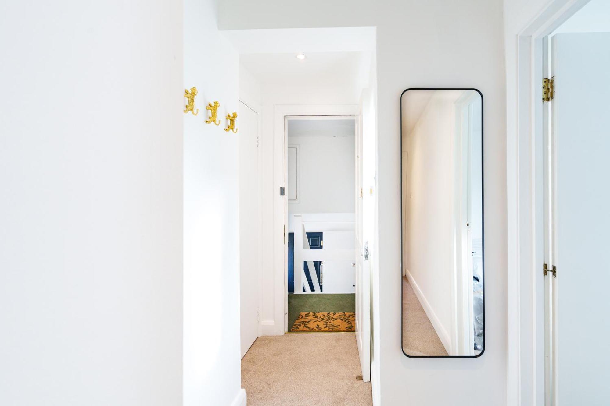 Stylish & Spacious Peckham Flat * London
