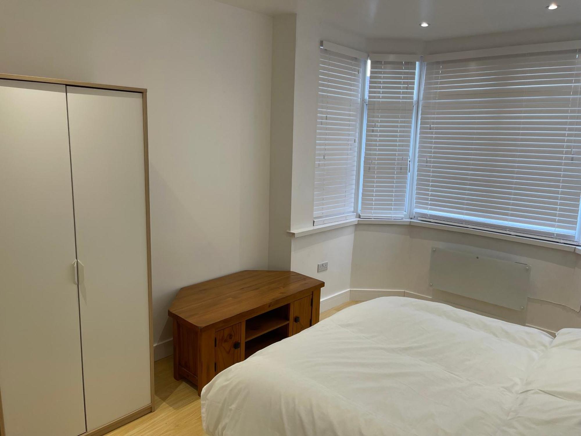 Lonsdale Place Guest house